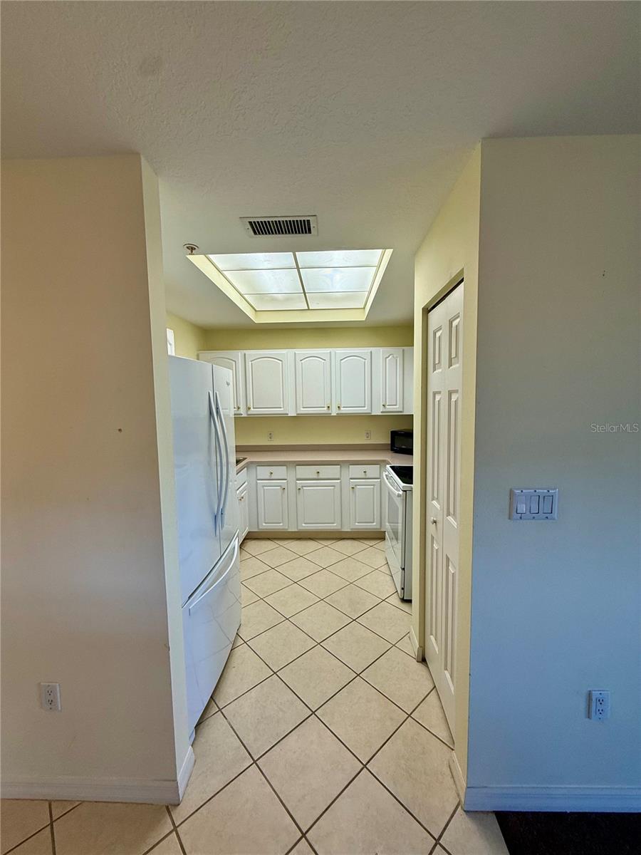 Image 18 of 31 For 3730 Cadbury Circle 528