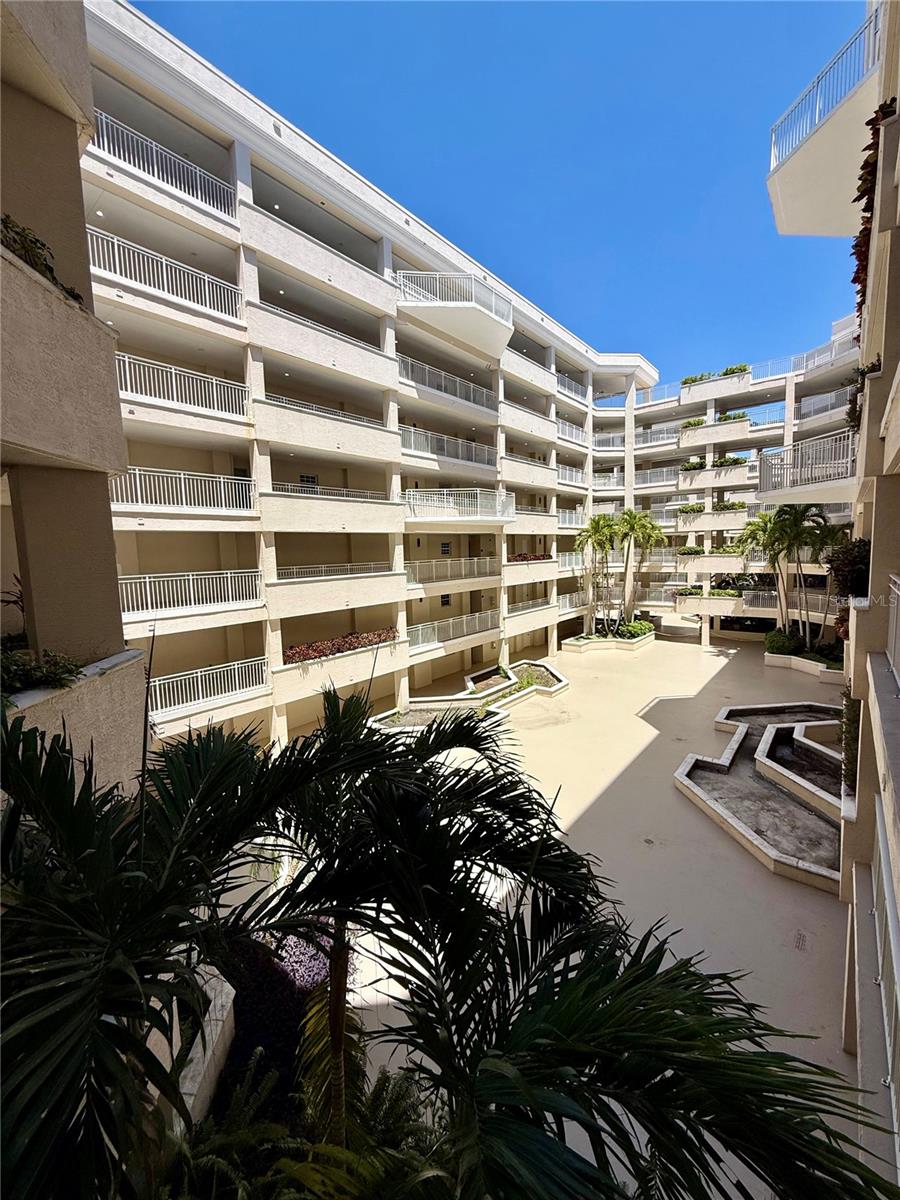 Image 9 of 31 For 3730 Cadbury Circle 528