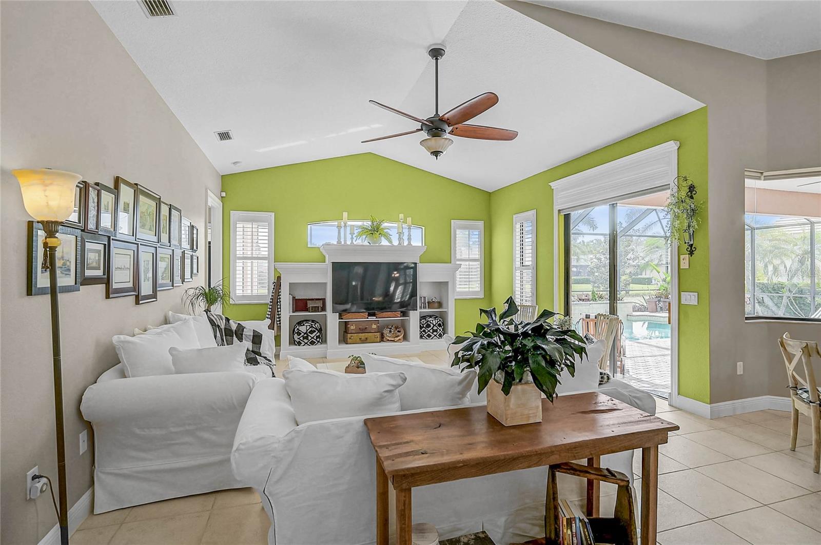 Image 15 of 60 For 4360 Via Del Santi