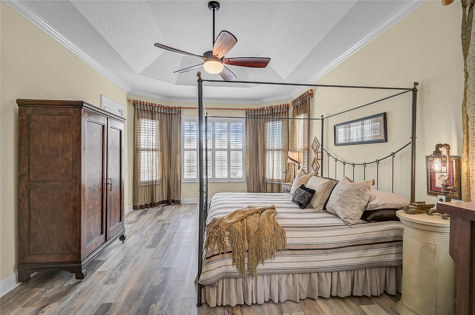 Image 24 of 60 For 4360 Via Del Santi