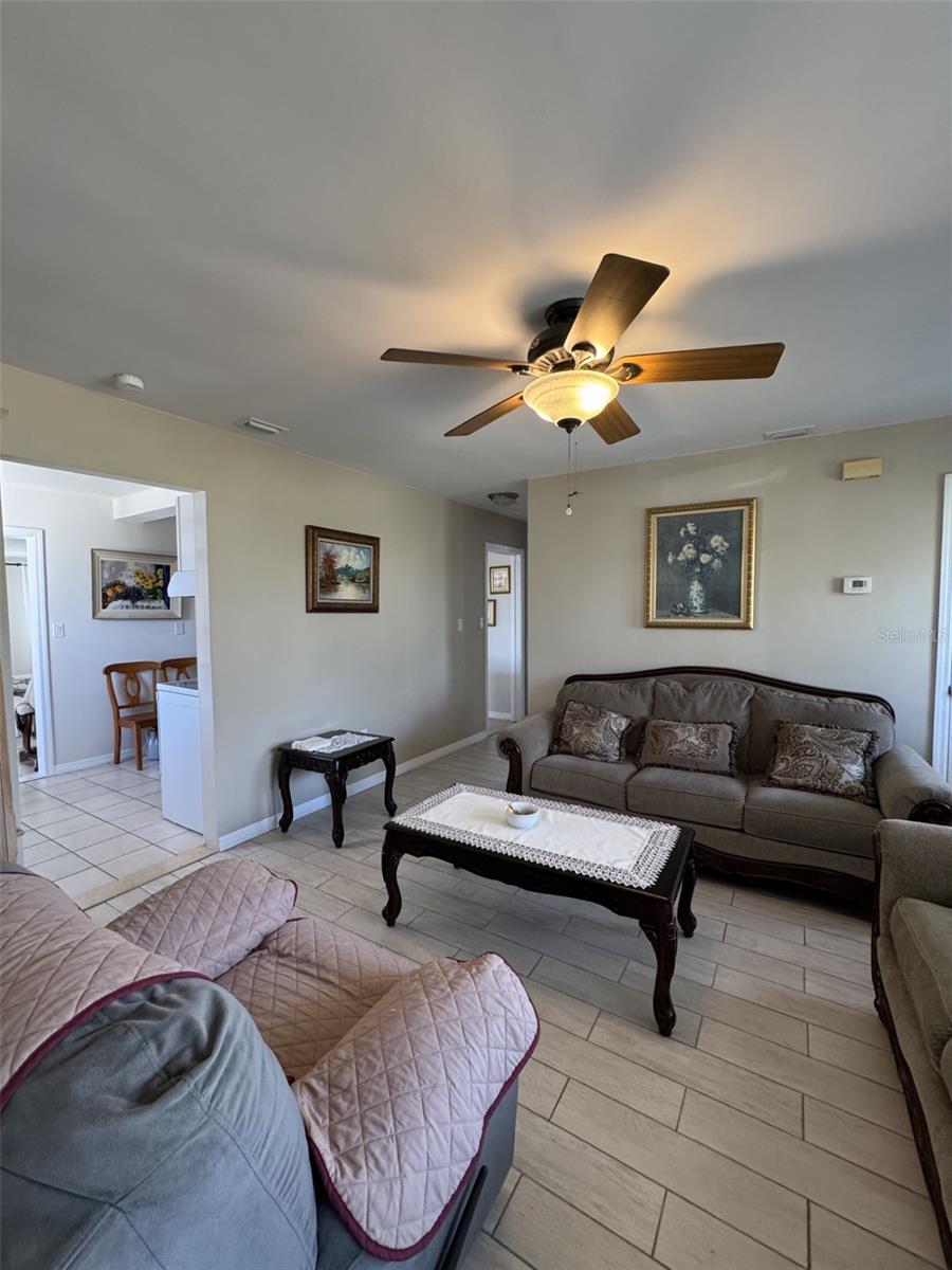 Image 5 of 13 For 5277 Grobe Street