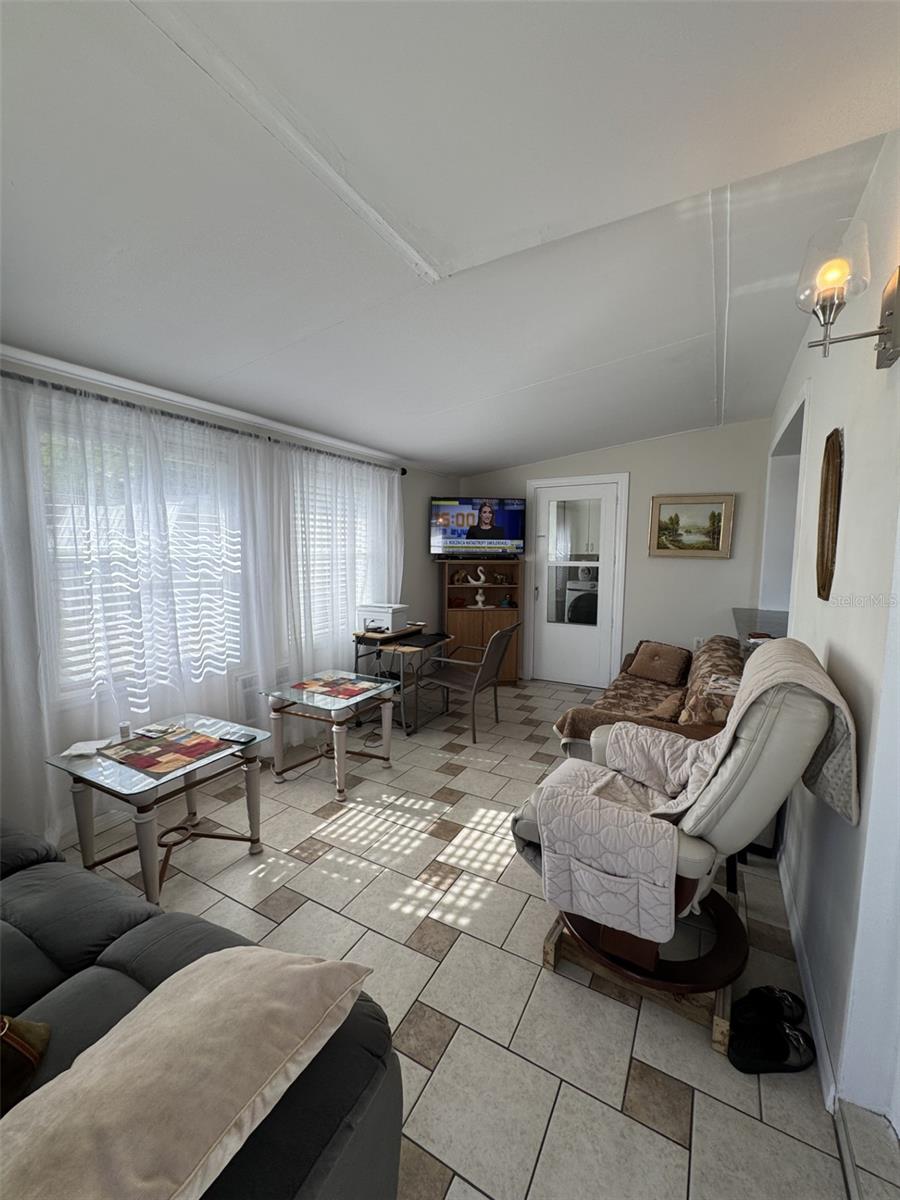 Image 8 of 13 For 5277 Grobe Street