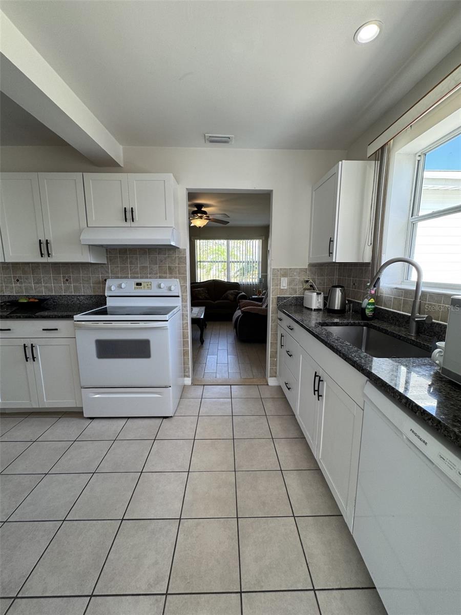 Image 9 of 13 For 5277 Grobe Street