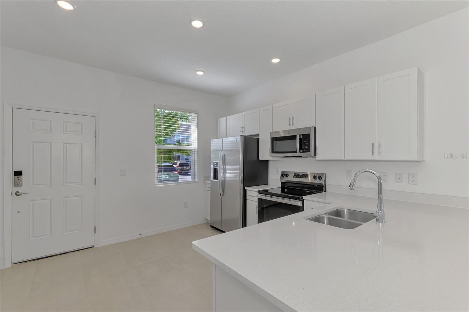 Image 11 of 48 For 8540 Daybreak Street