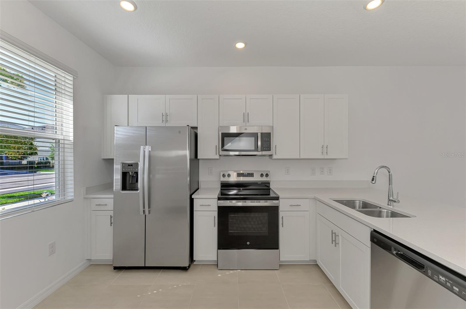 Image 12 of 48 For 8540 Daybreak Street