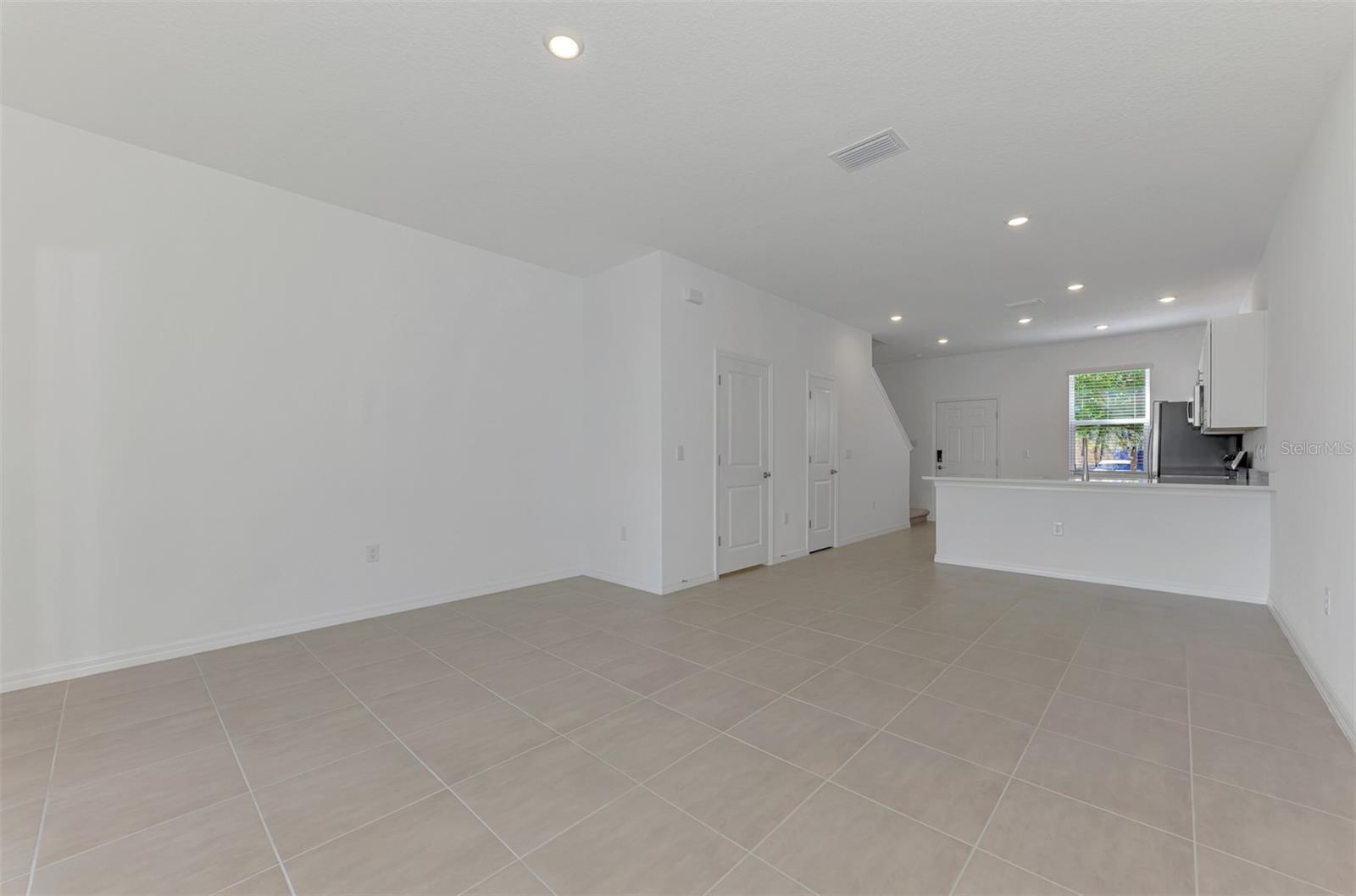 Image 18 of 48 For 8540 Daybreak Street