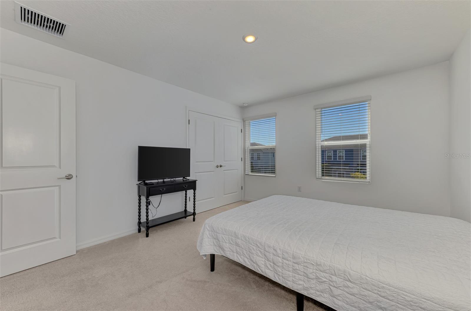 Image 24 of 48 For 8540 Daybreak Street