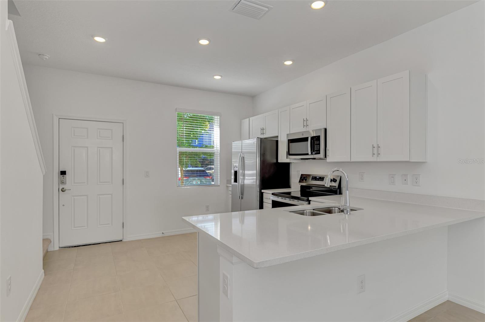 Image 8 of 48 For 8540 Daybreak Street