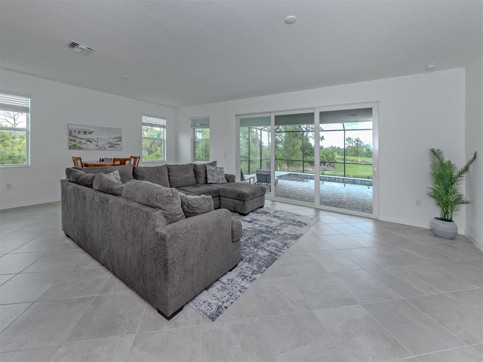 Image 25 of 98 For 11088 Pinot Drive