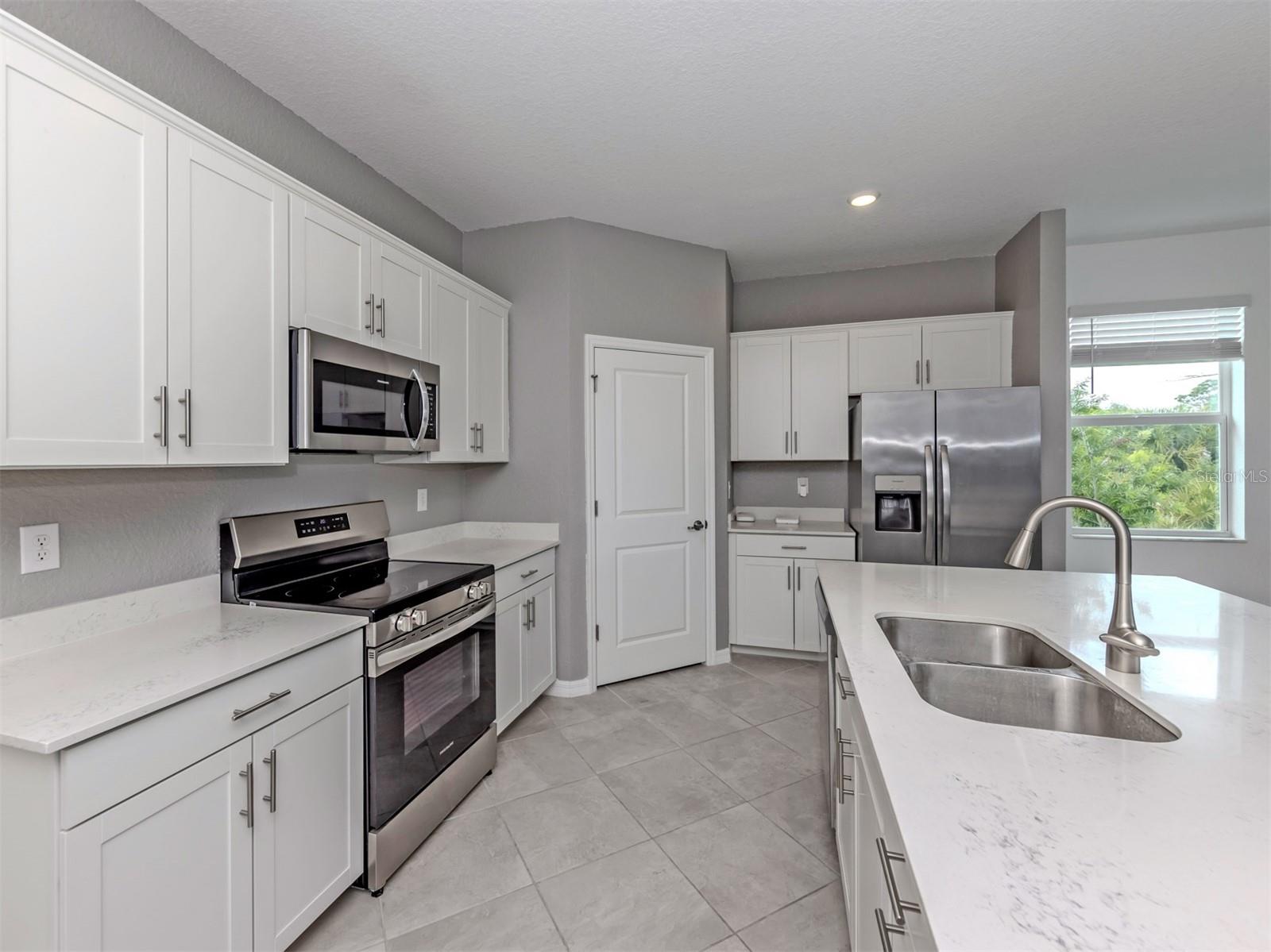 Image 4 of 98 For 11088 Pinot Drive