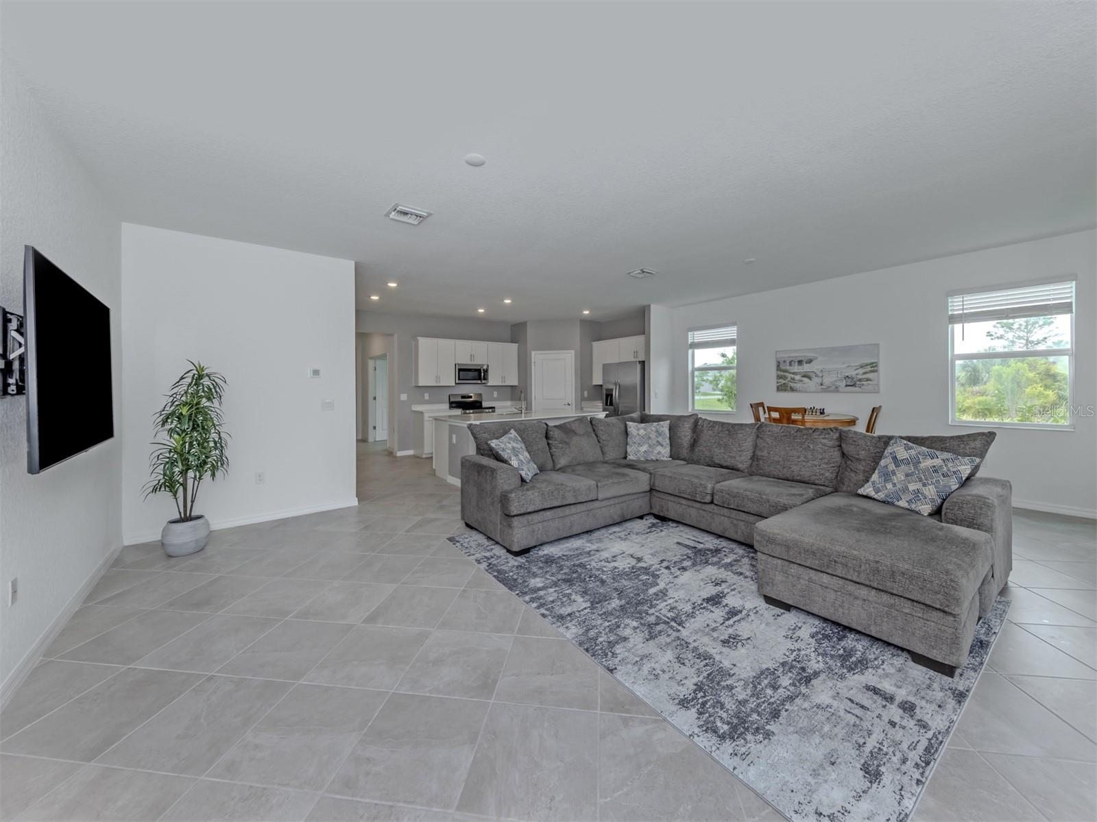 Image 5 of 98 For 11088 Pinot Drive