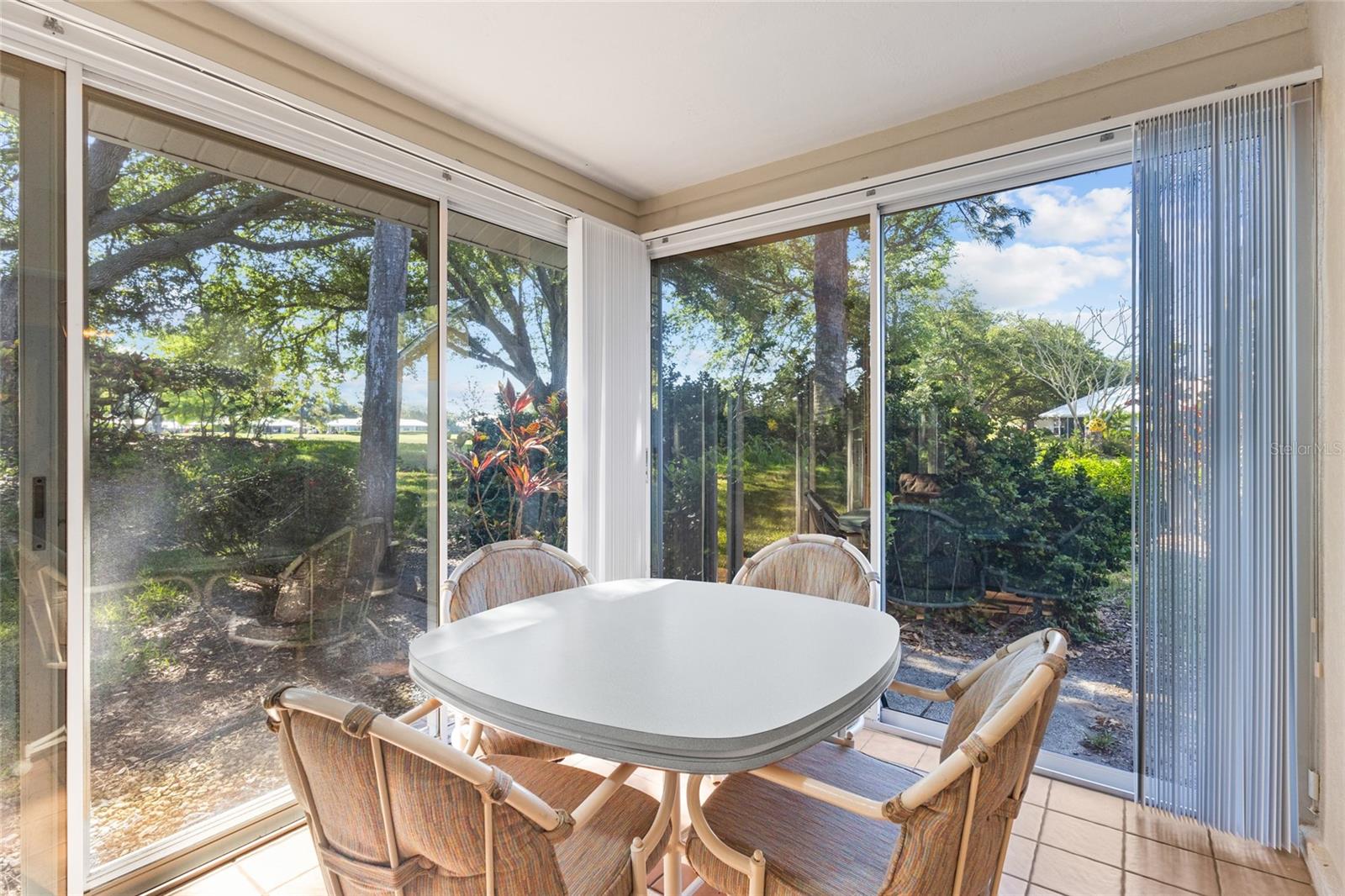 Image 28 of 76 For 138 Southampton Place S # 357