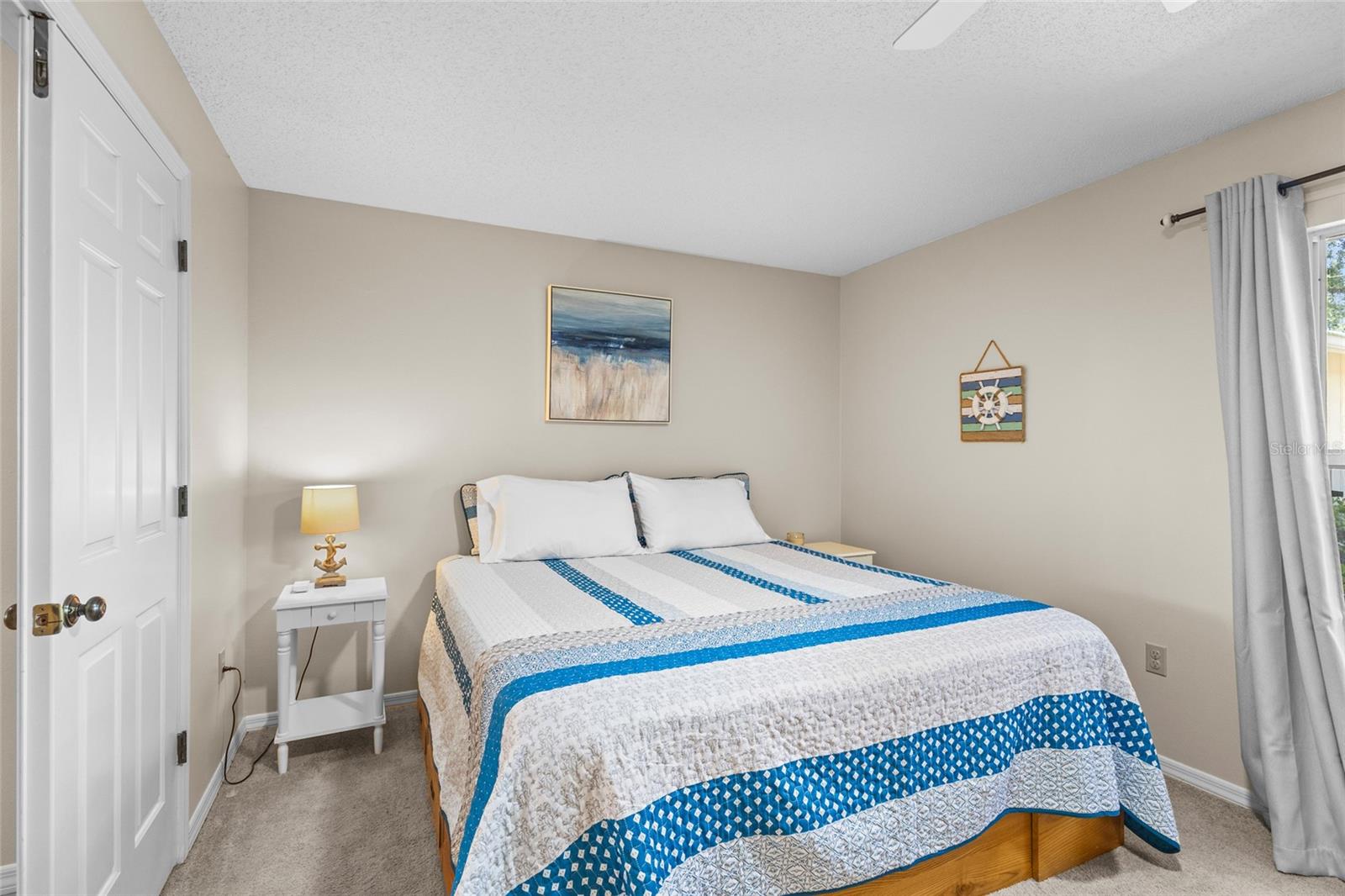 Image 37 of 76 For 138 Southampton Place S # 357