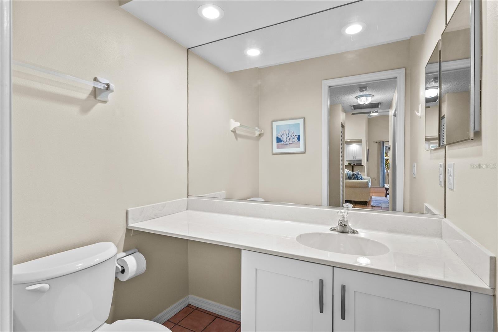 Image 44 of 76 For 138 Southampton Place S # 357