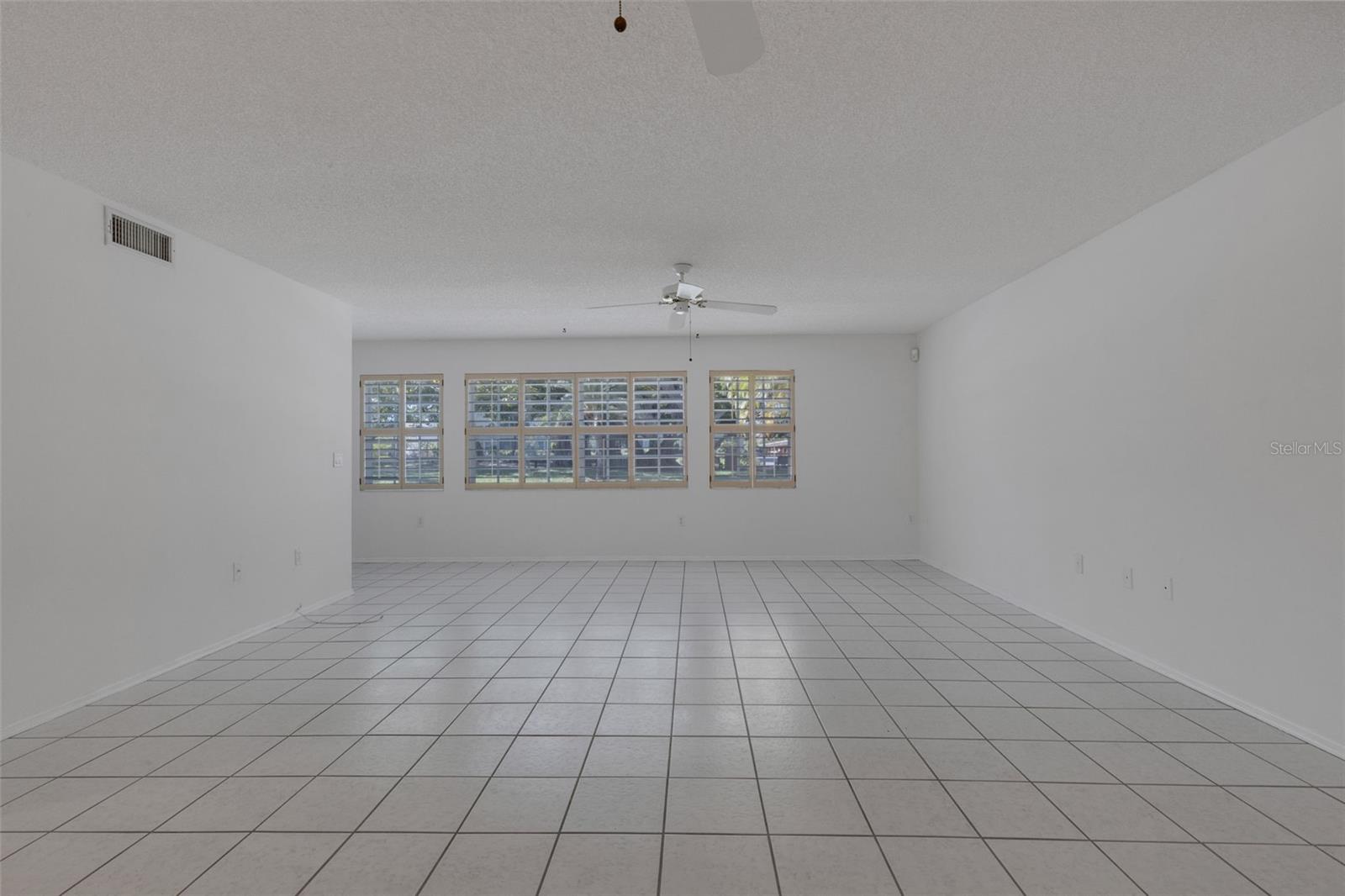 Image 18 of 37 For 528 Venice Avenue # 1