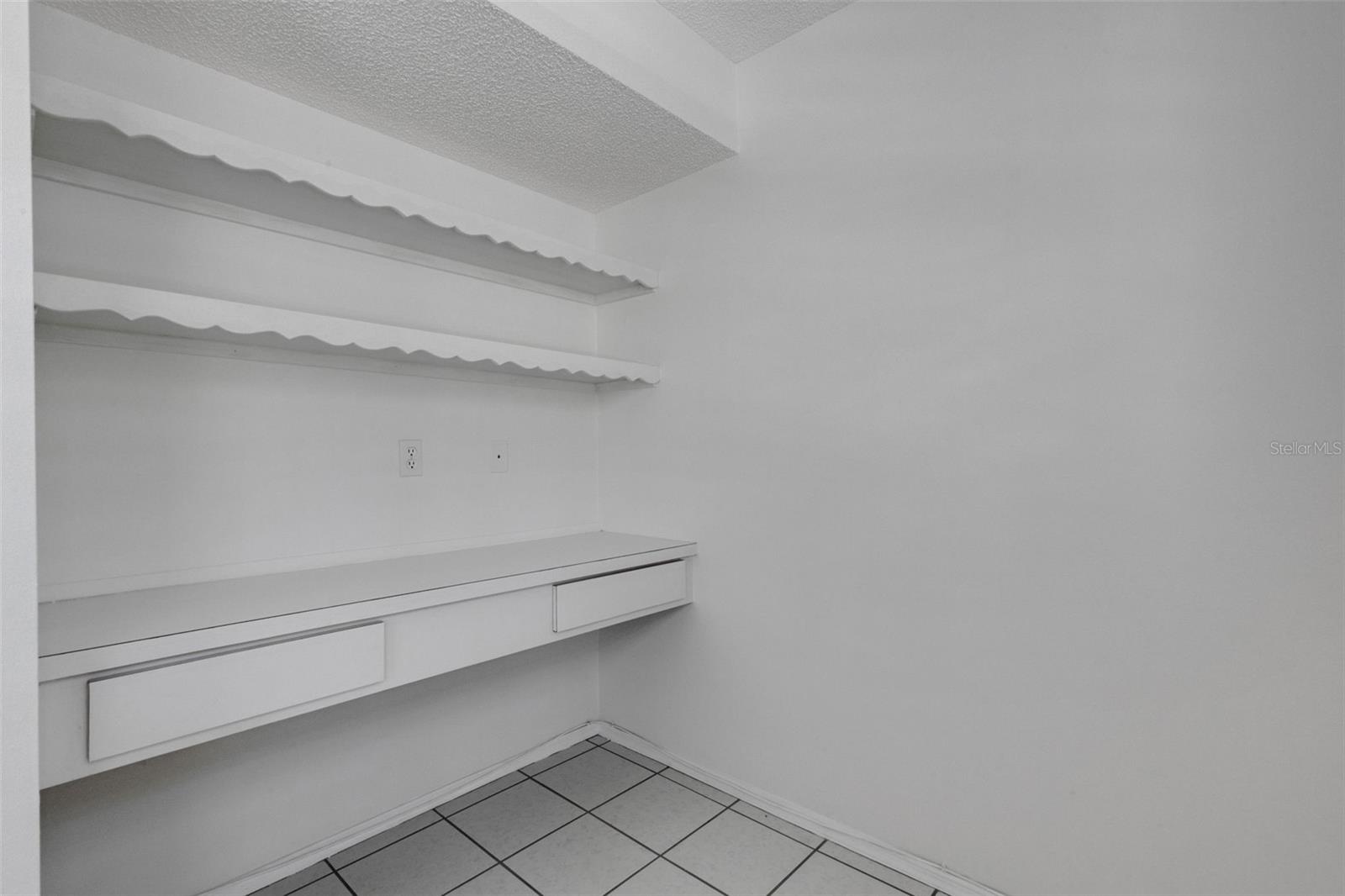 Image 21 of 37 For 528 Venice Avenue # 1