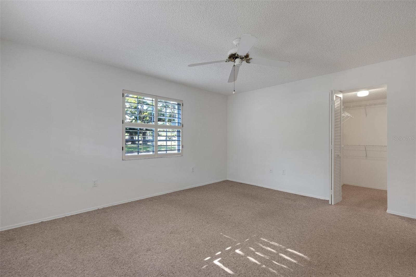 Image 22 of 37 For 528 Venice Avenue # 1