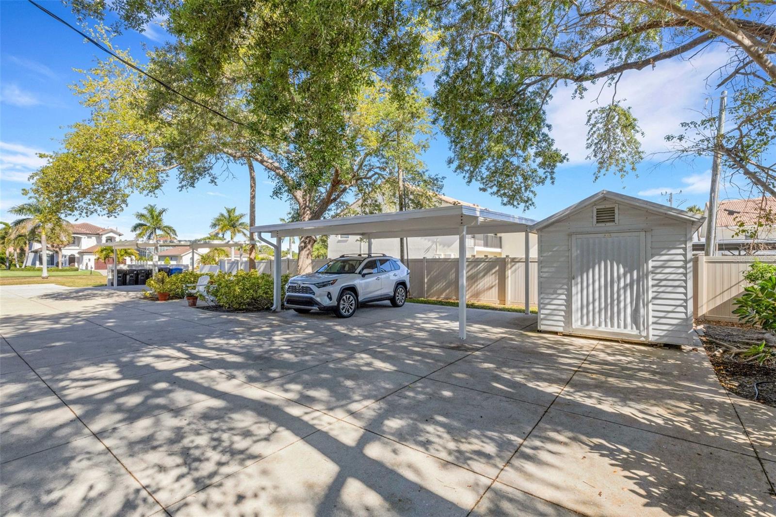 Image 32 of 37 For 528 Venice Avenue # 1