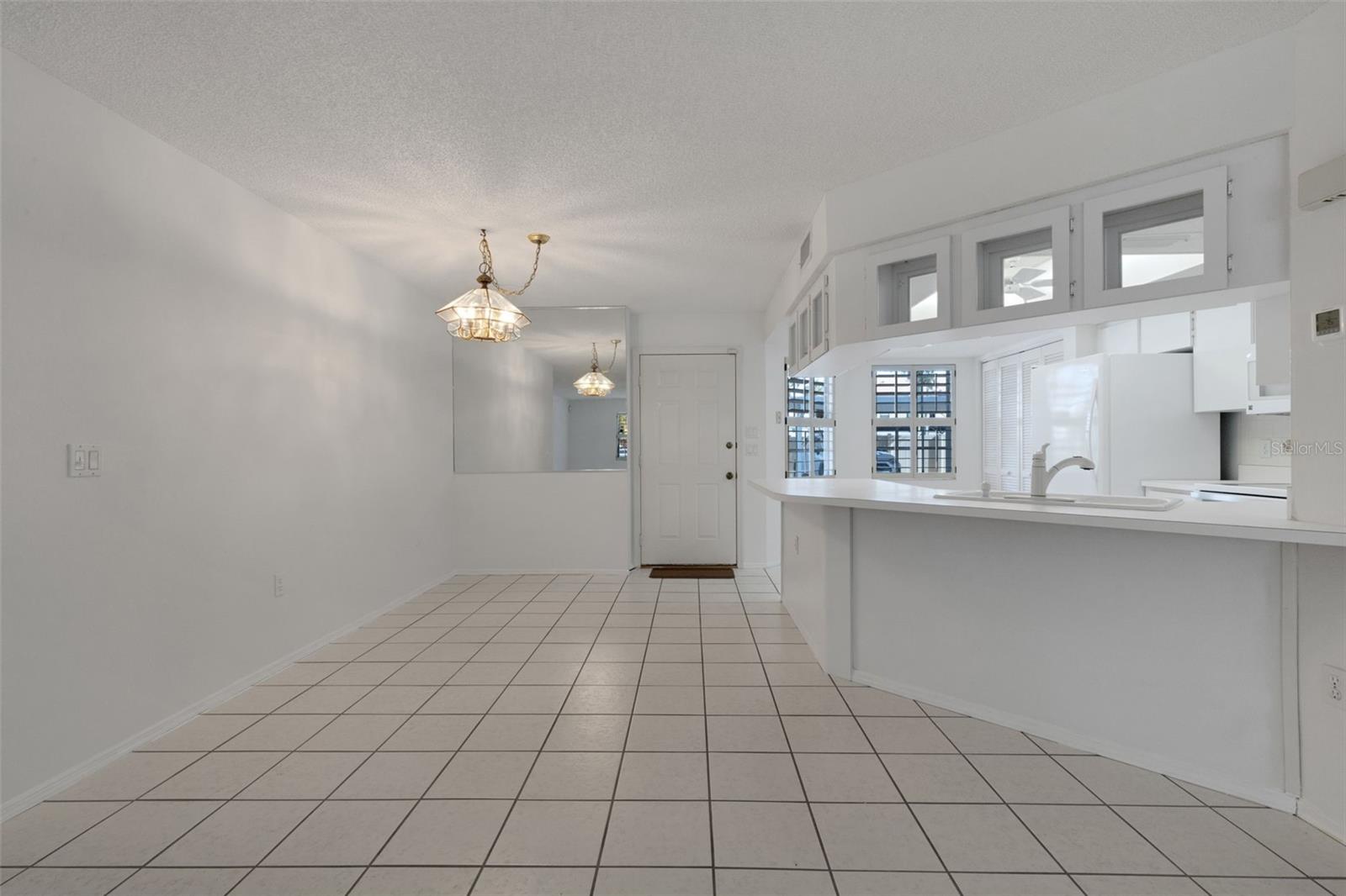 Image 8 of 37 For 528 Venice Avenue # 1