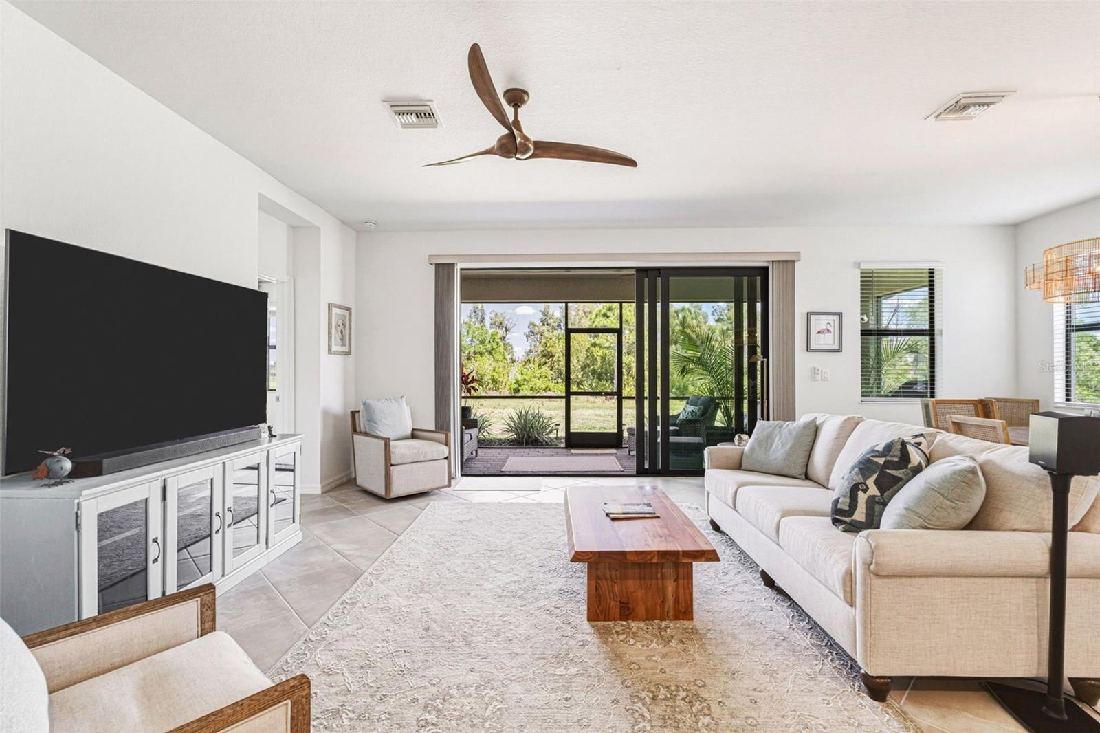 Image 15 of 54 For 17090 Luminous Avenue