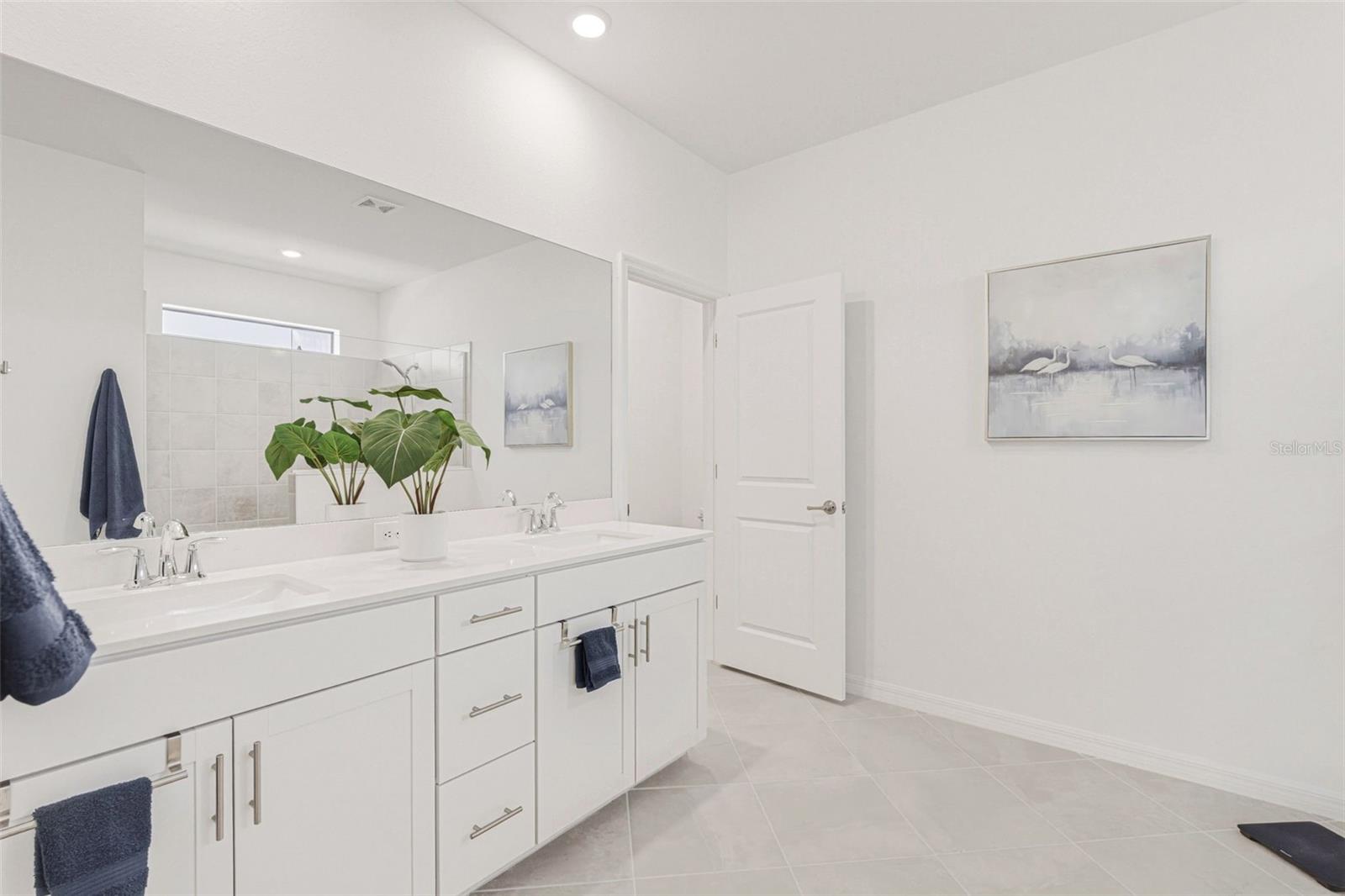 Image 21 of 54 For 17090 Luminous Avenue