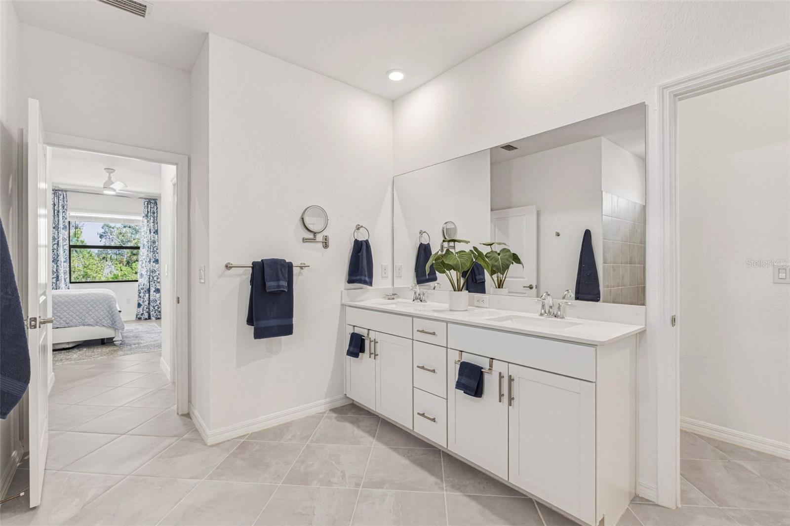 Image 22 of 54 For 17090 Luminous Avenue