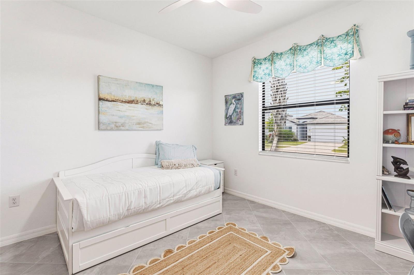 Image 26 of 54 For 17090 Luminous Avenue