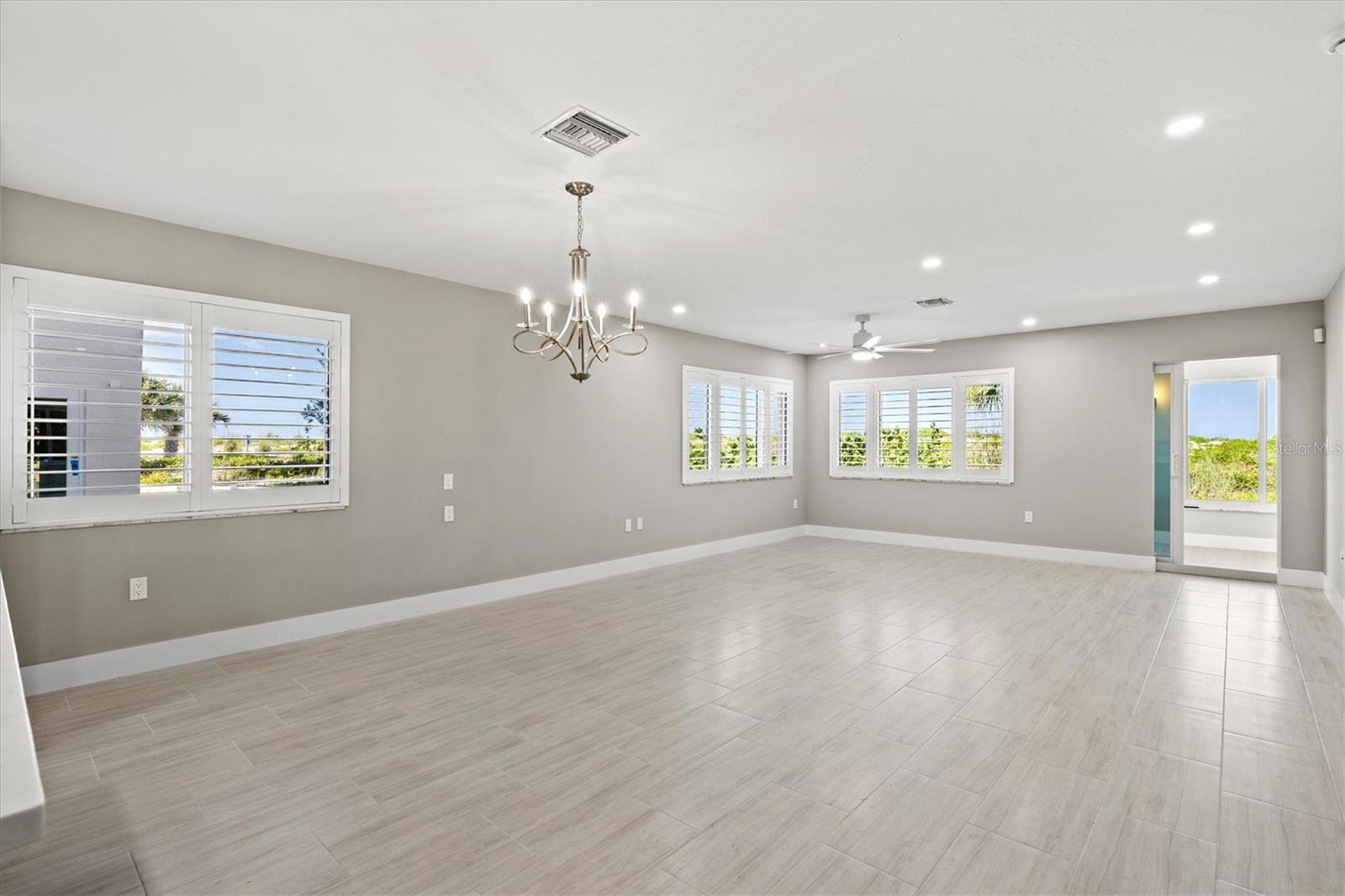 Image 13 of 78 For 1200 Tarpon Center Drive 1