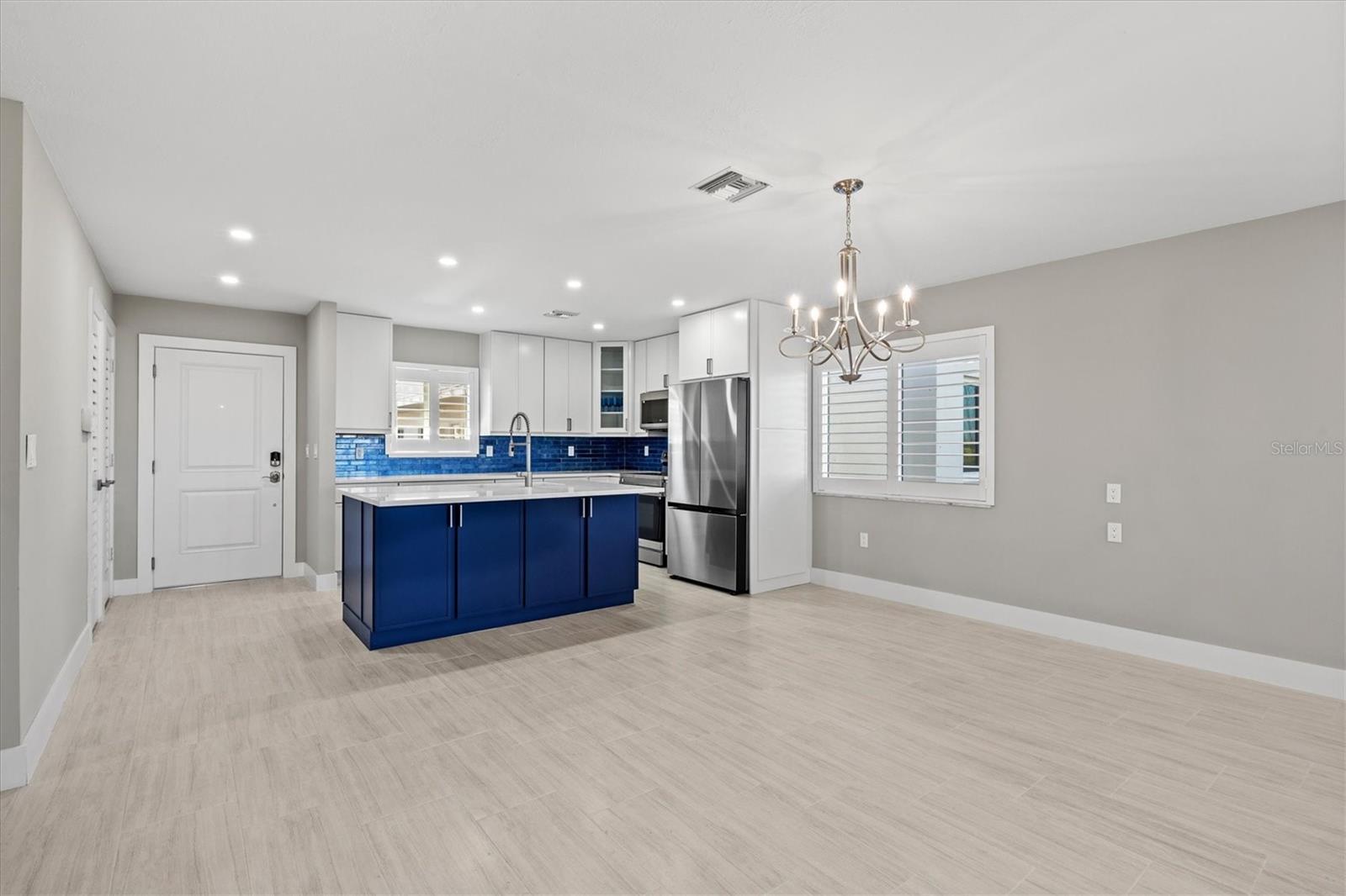 Image 15 of 78 For 1200 Tarpon Center Drive 1