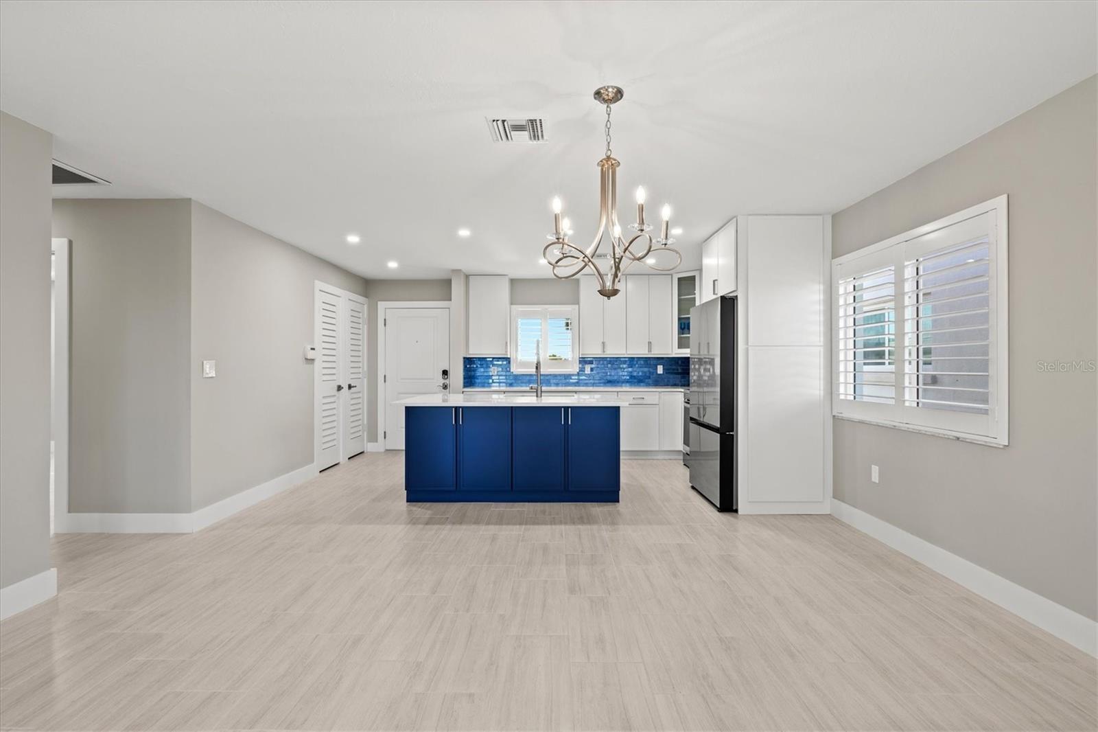 Image 16 of 78 For 1200 Tarpon Center Drive 1