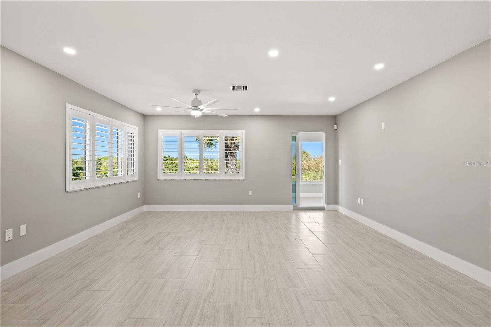 Image 18 of 78 For 1200 Tarpon Center Drive 1