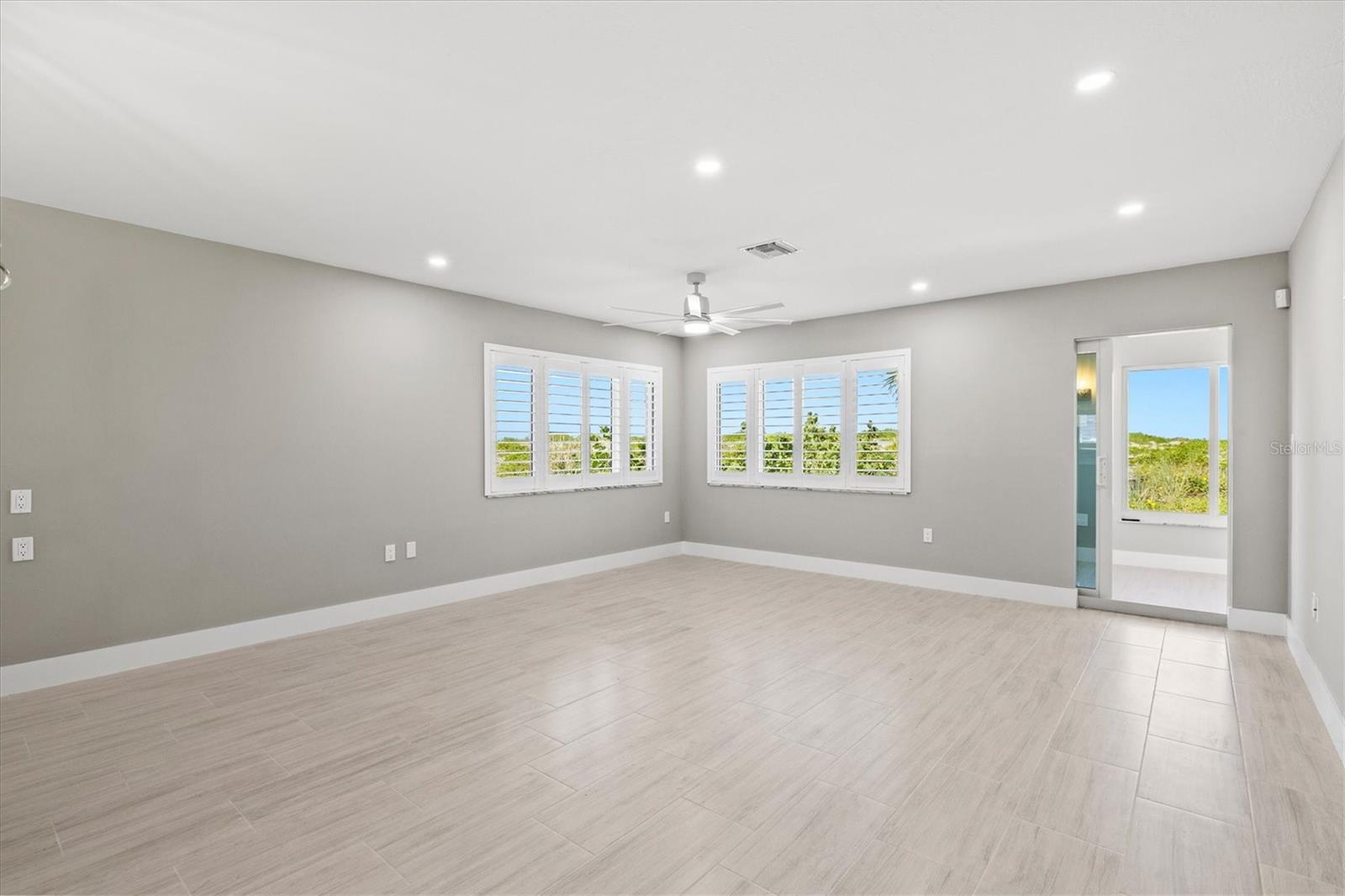 Image 19 of 78 For 1200 Tarpon Center Drive 1