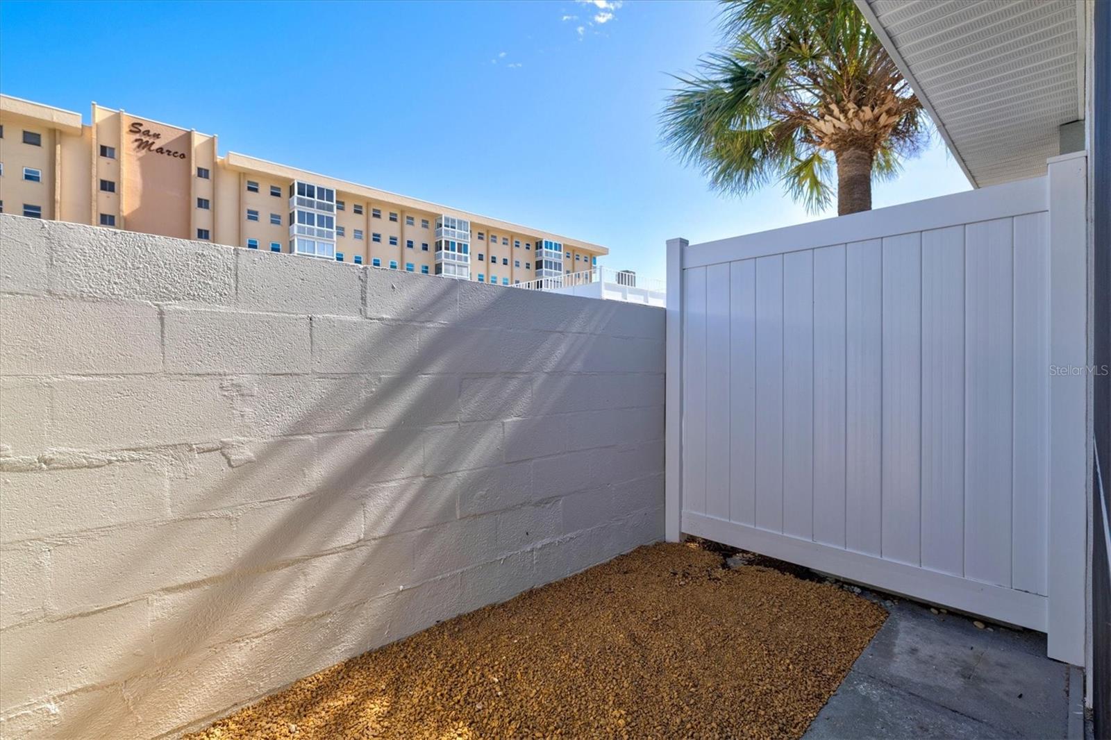 Image 40 of 78 For 1200 Tarpon Center Drive 1