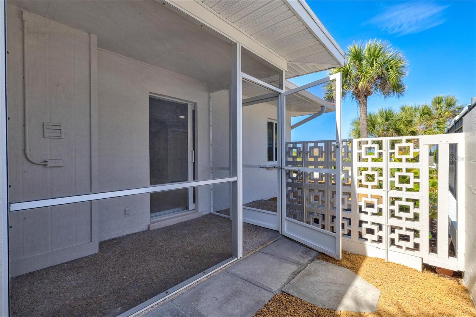 Image 41 of 78 For 1200 Tarpon Center Drive 1