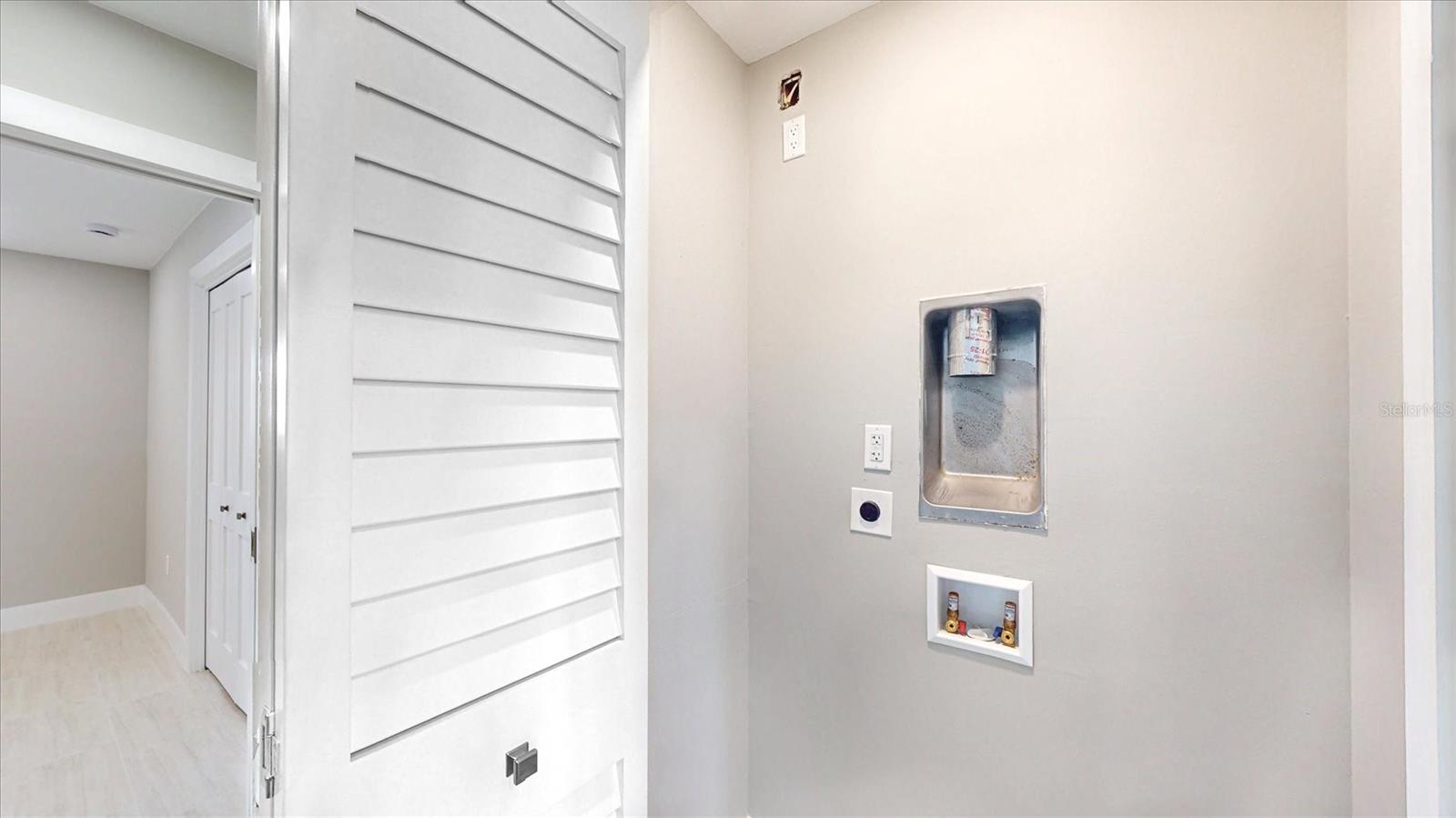 Image 48 of 78 For 1200 Tarpon Center Drive 1