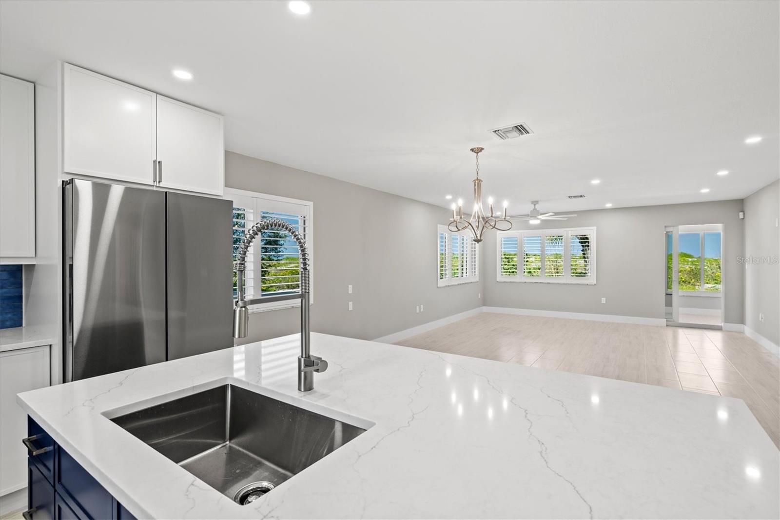 Image 6 of 78 For 1200 Tarpon Center Drive 1