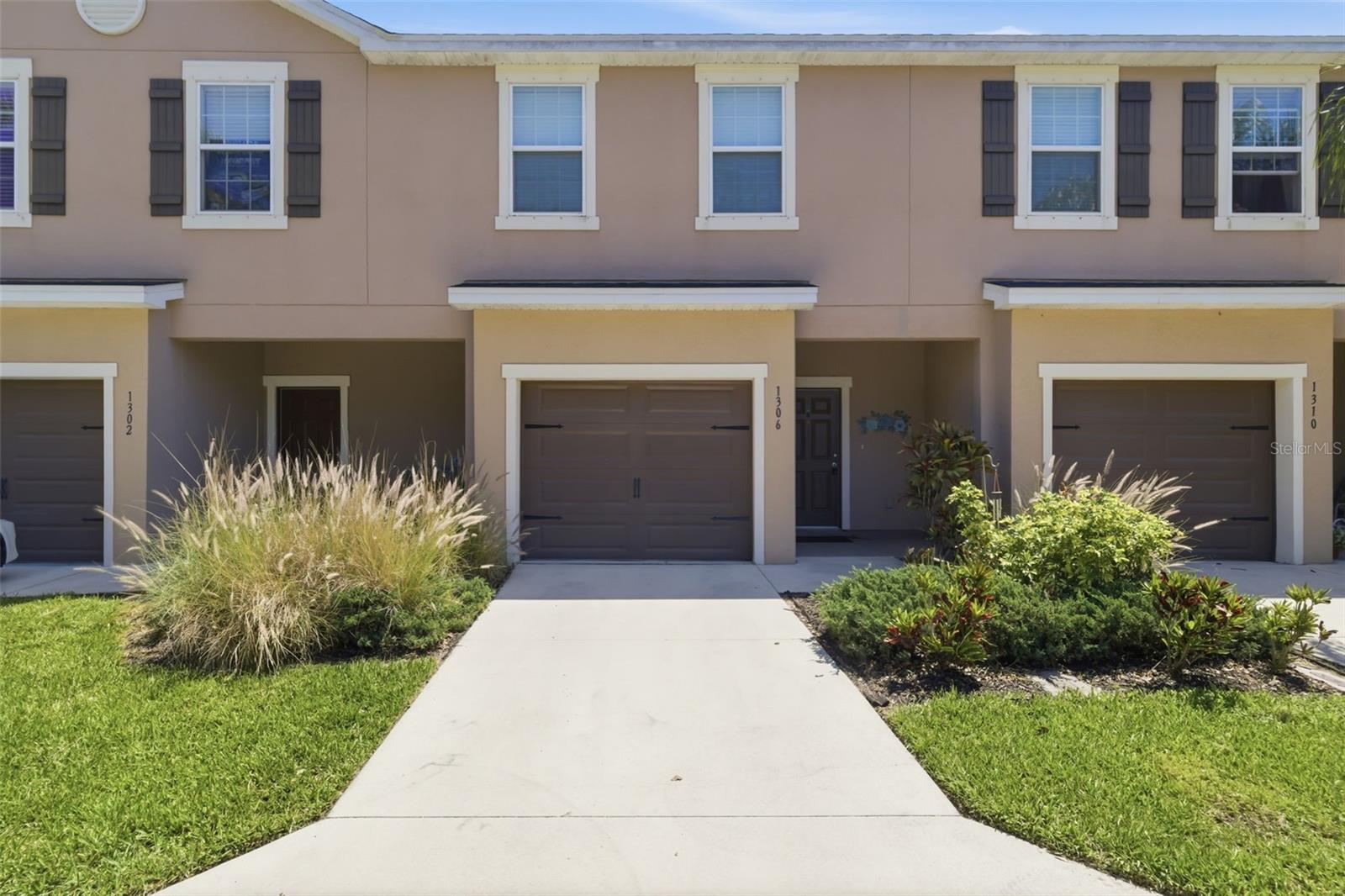 Image 4 of 53 For 1306 Grantham Drive