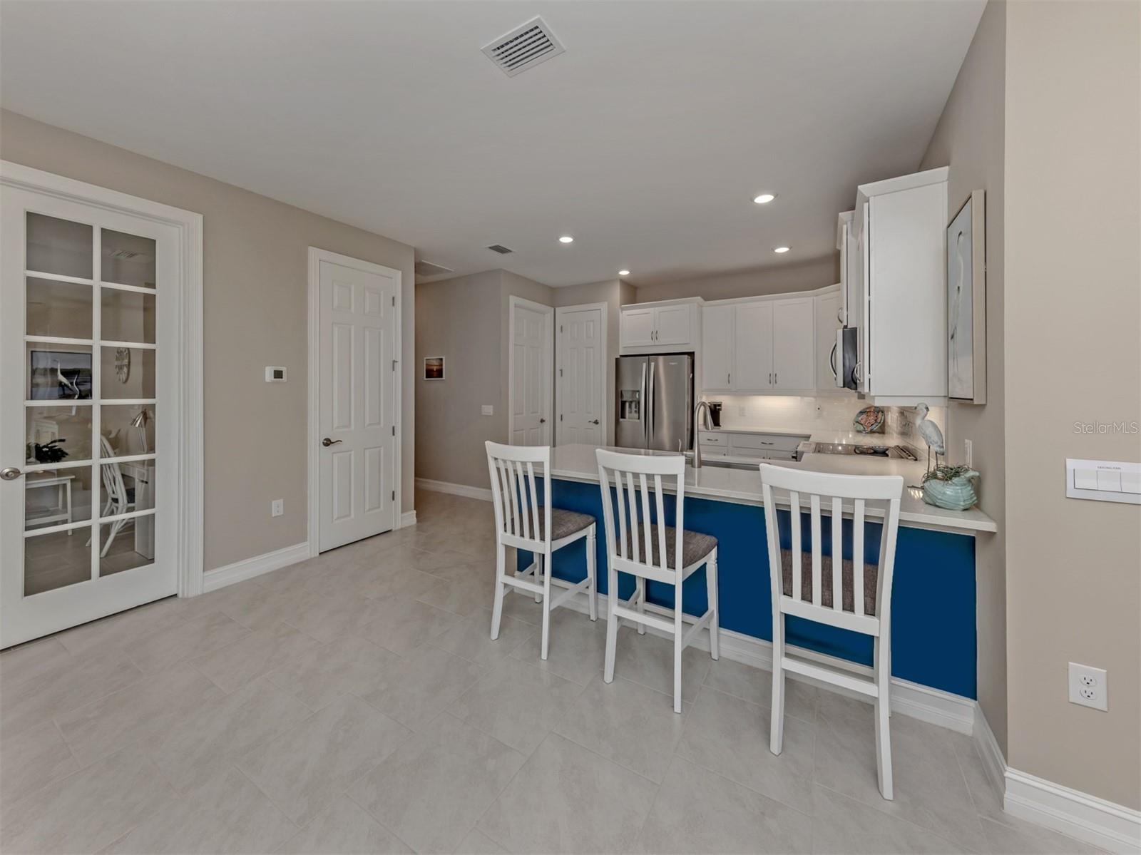 Listing photo id 8 for 749 Ibiza Loop