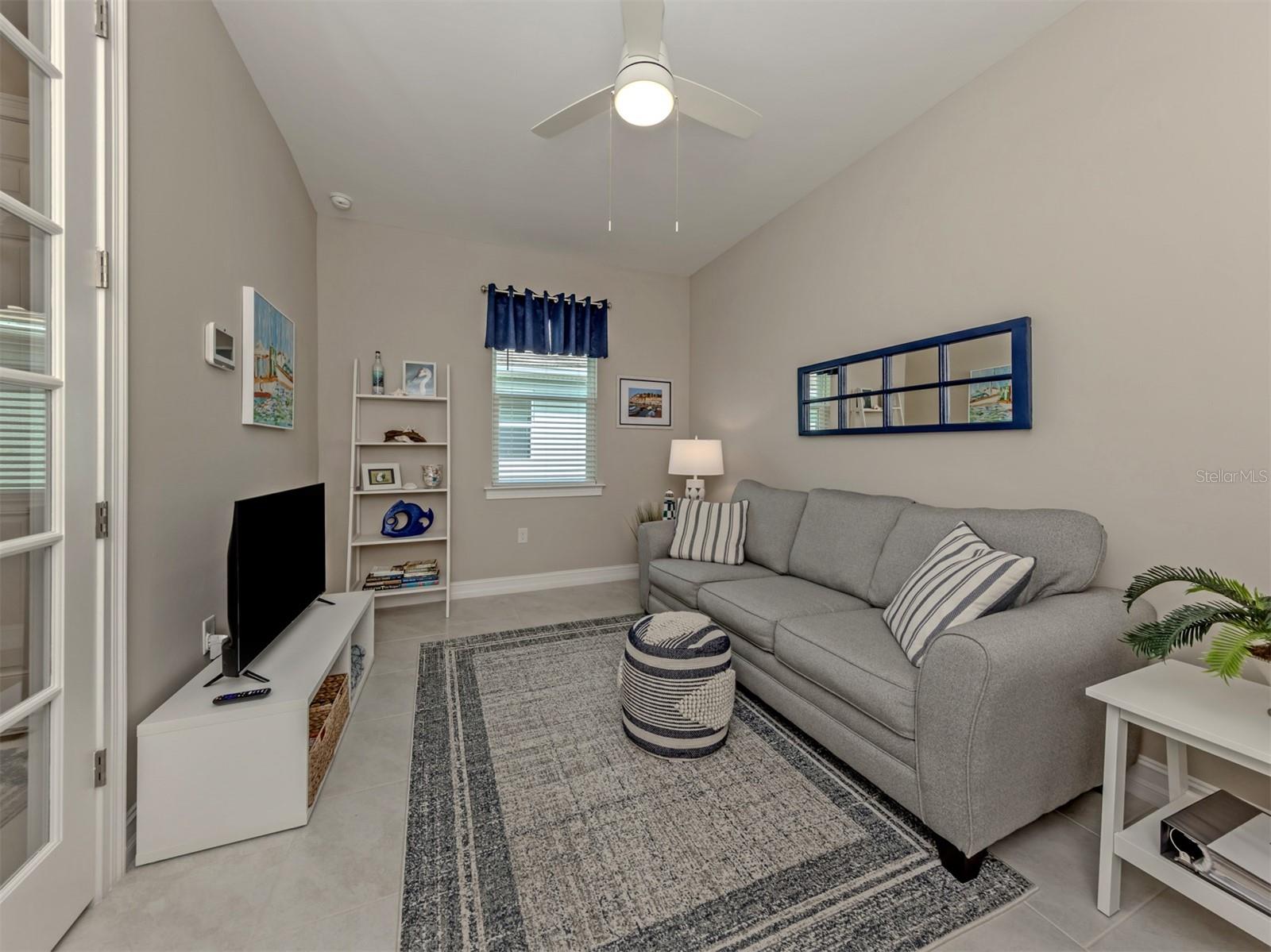 Listing photo id 14 for 749 Ibiza Loop