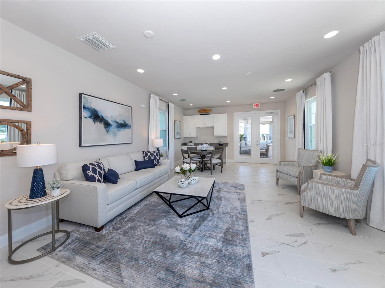 Listing photo id 33 for 749 Ibiza Loop