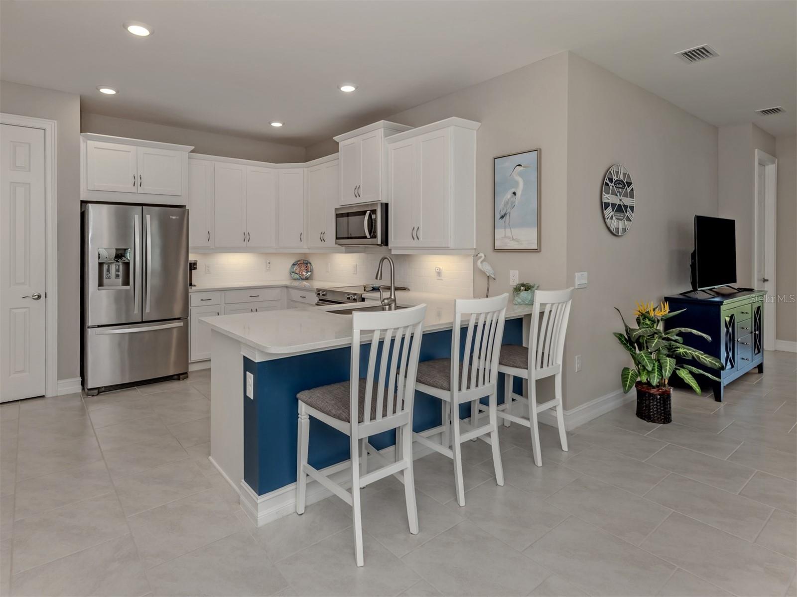 Listing photo id 3 for 749 Ibiza Loop