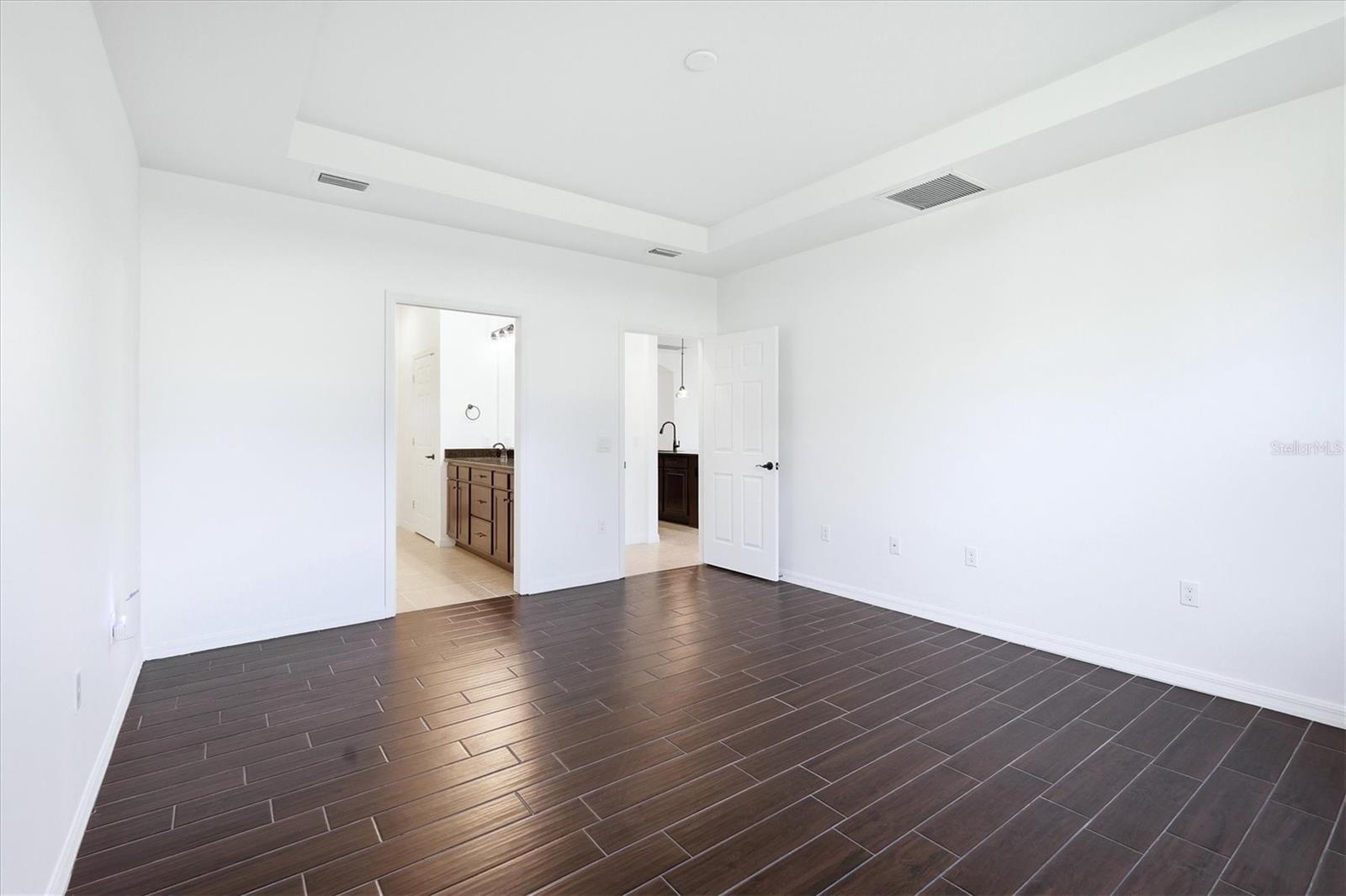 Image 16 of 45 For 11109 Sandhill Preserve Drive