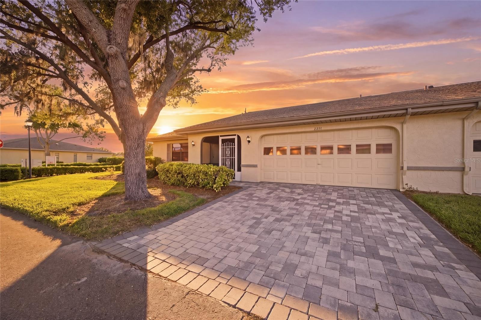 Image 4 of 41 For 2331 Lancaster Drive