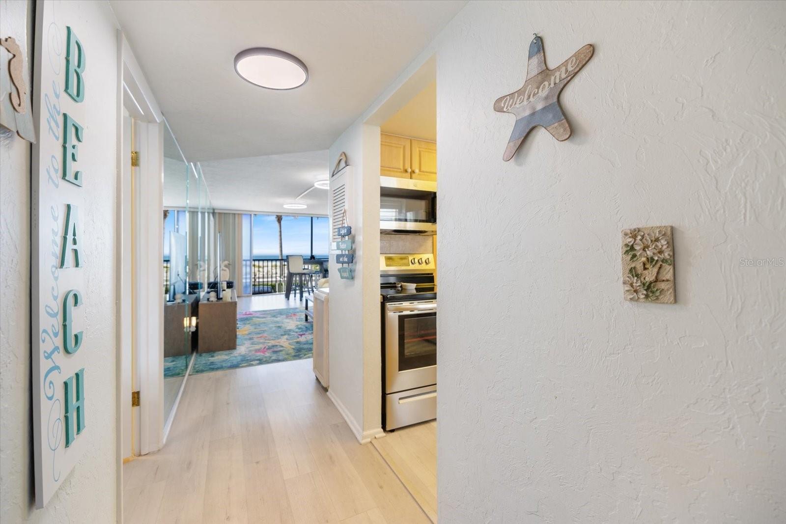 Image 10 of 36 For 1400 Tarpon Center Drive 204