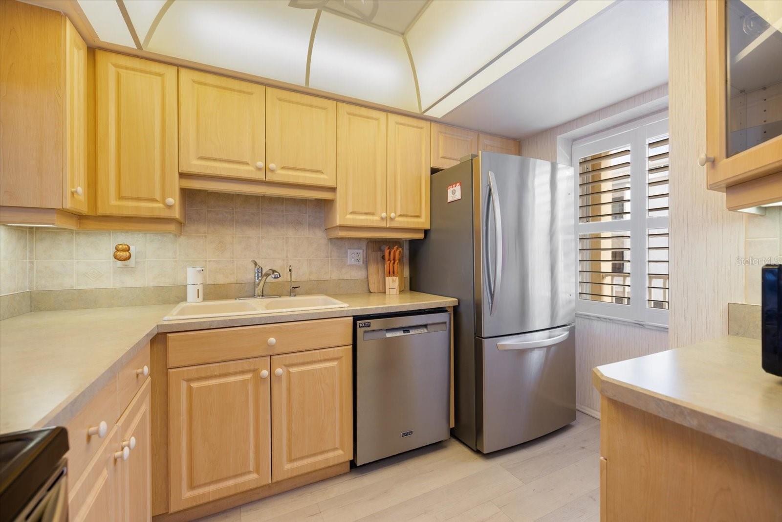 Image 11 of 36 For 1400 Tarpon Center Drive 204