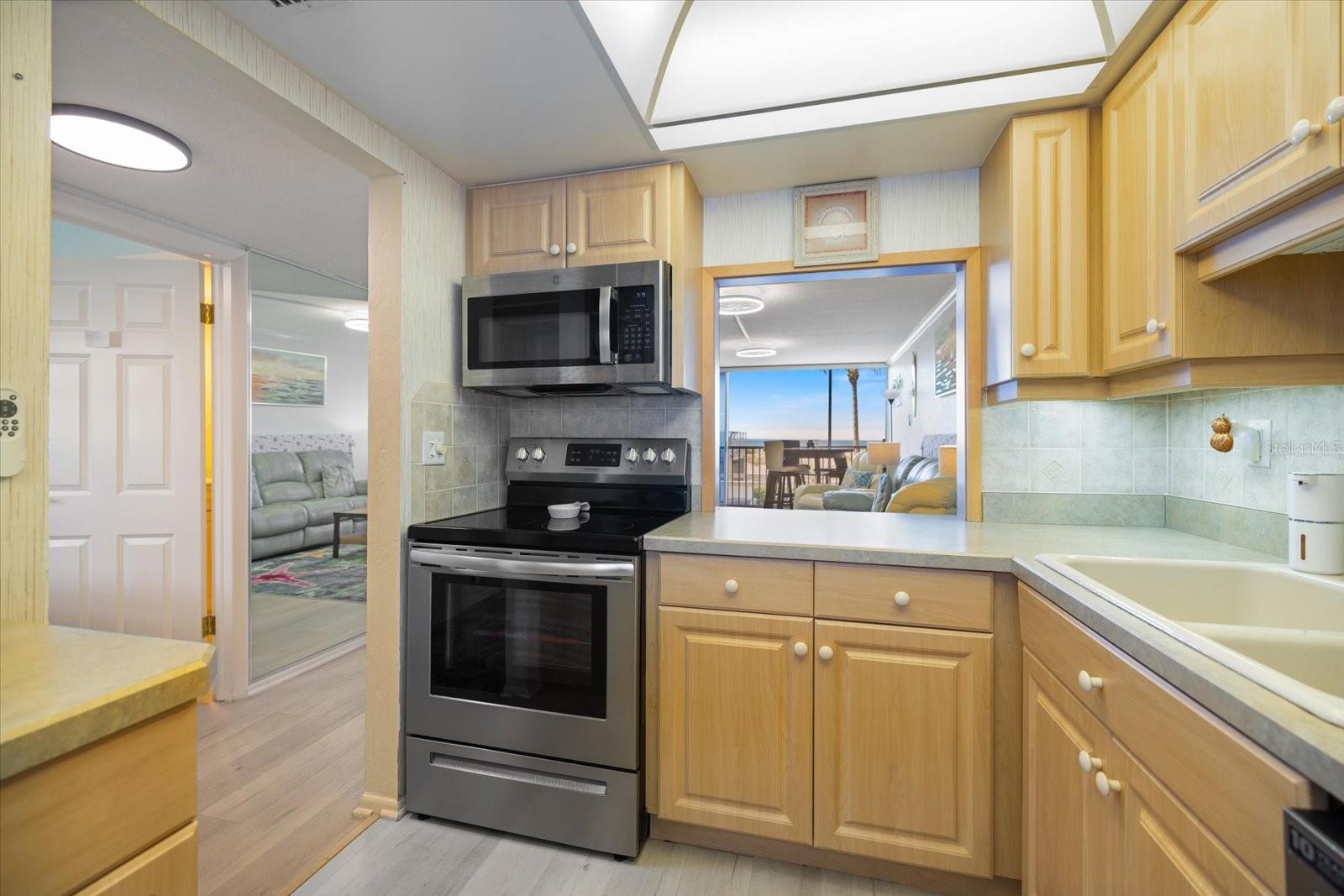 Image 13 of 36 For 1400 Tarpon Center Drive 204