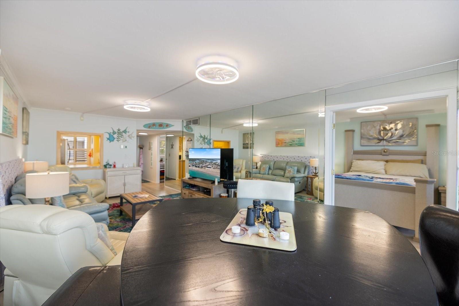 Image 19 of 36 For 1400 Tarpon Center Drive 204