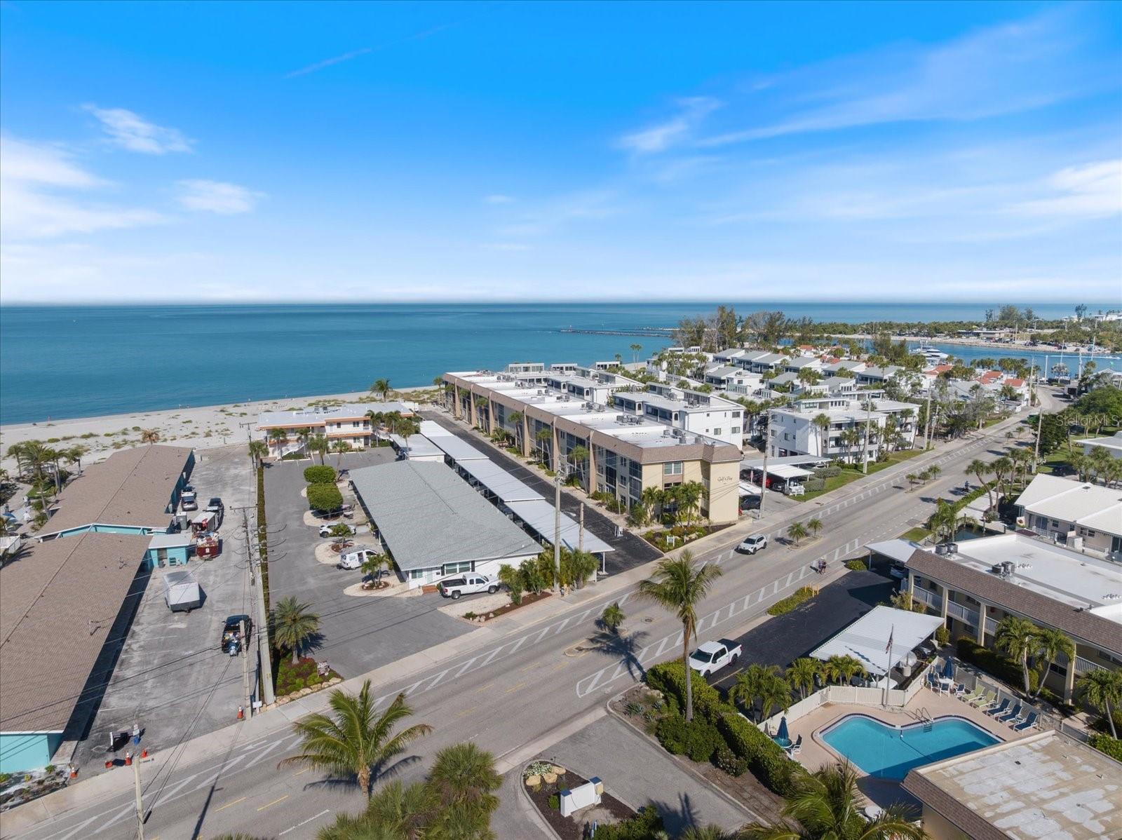 Image 2 of 36 For 1400 Tarpon Center Drive 204