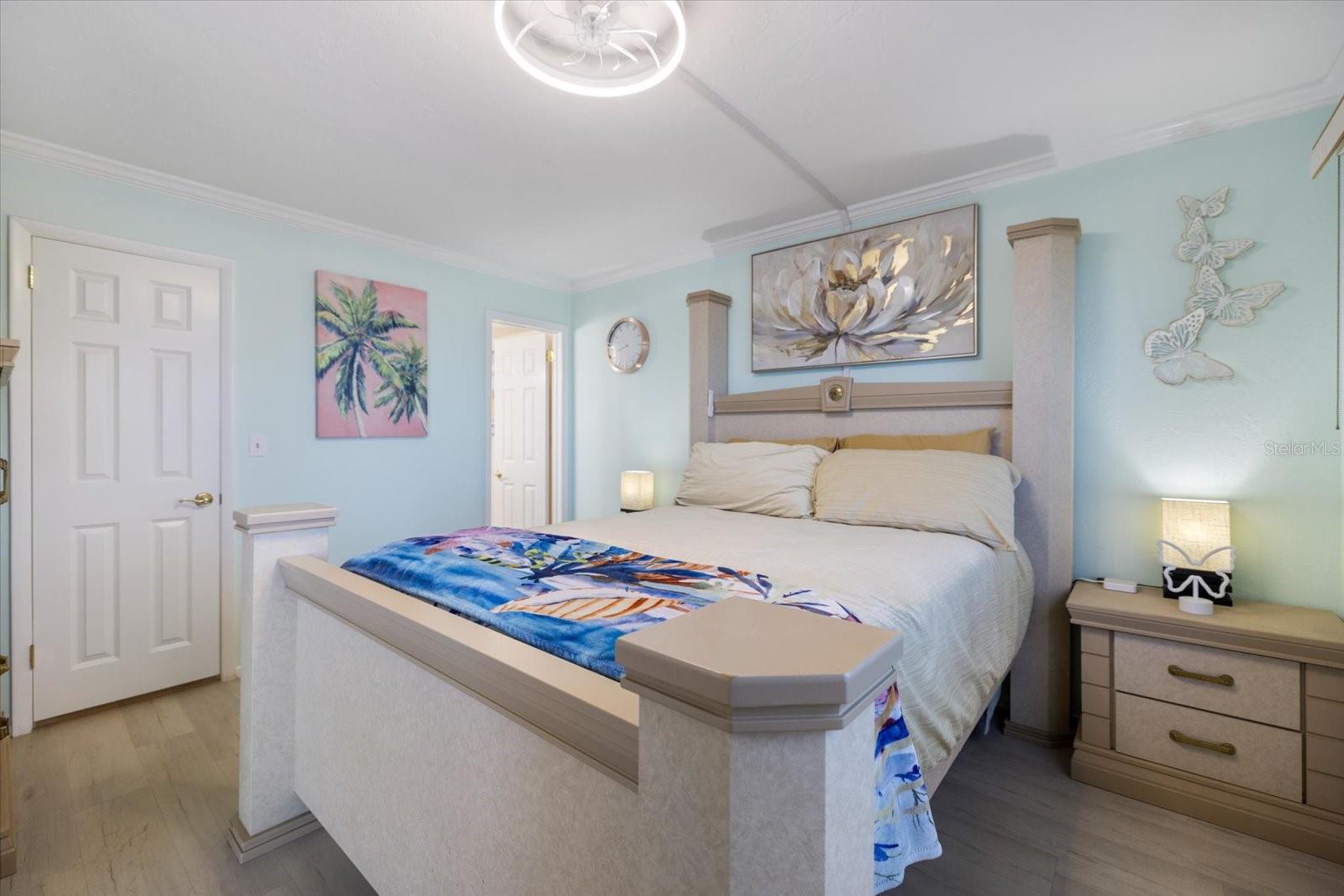 Image 20 of 36 For 1400 Tarpon Center Drive 204