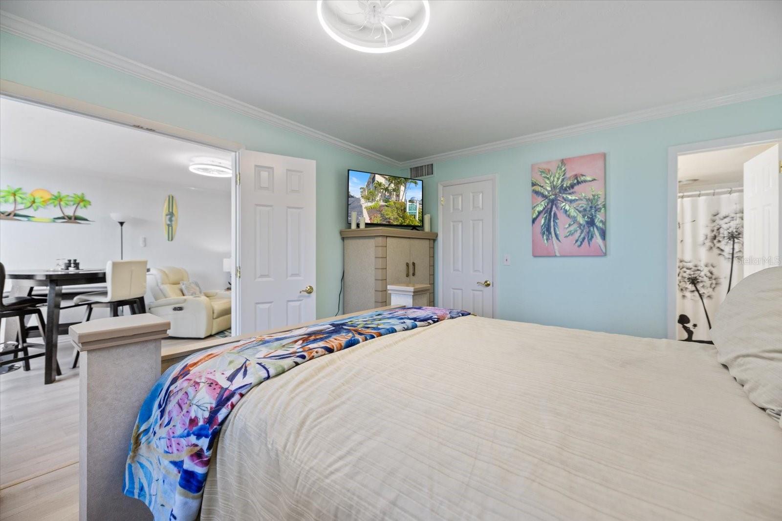 Image 21 of 36 For 1400 Tarpon Center Drive 204